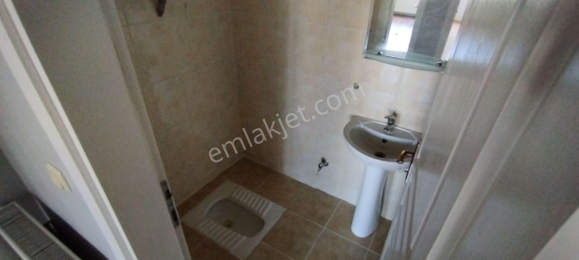 Sakarya Zümrüt Emlak'tan Camilide Valilik Yanında 3+1,120 M2 .kiralık Daire - Görsel 19