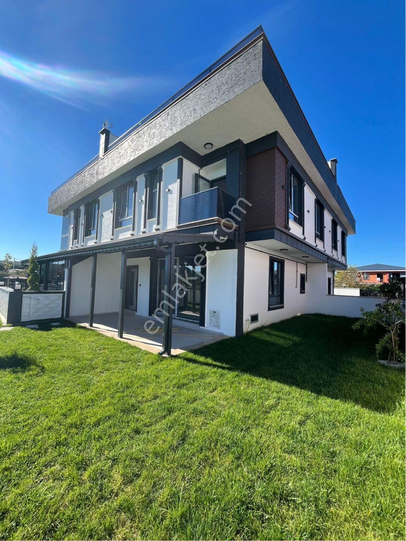 Karasu Aziziye Mah. Müstakil Geniş Bahçeli 3+1 Satılık Villa - Görsel 27