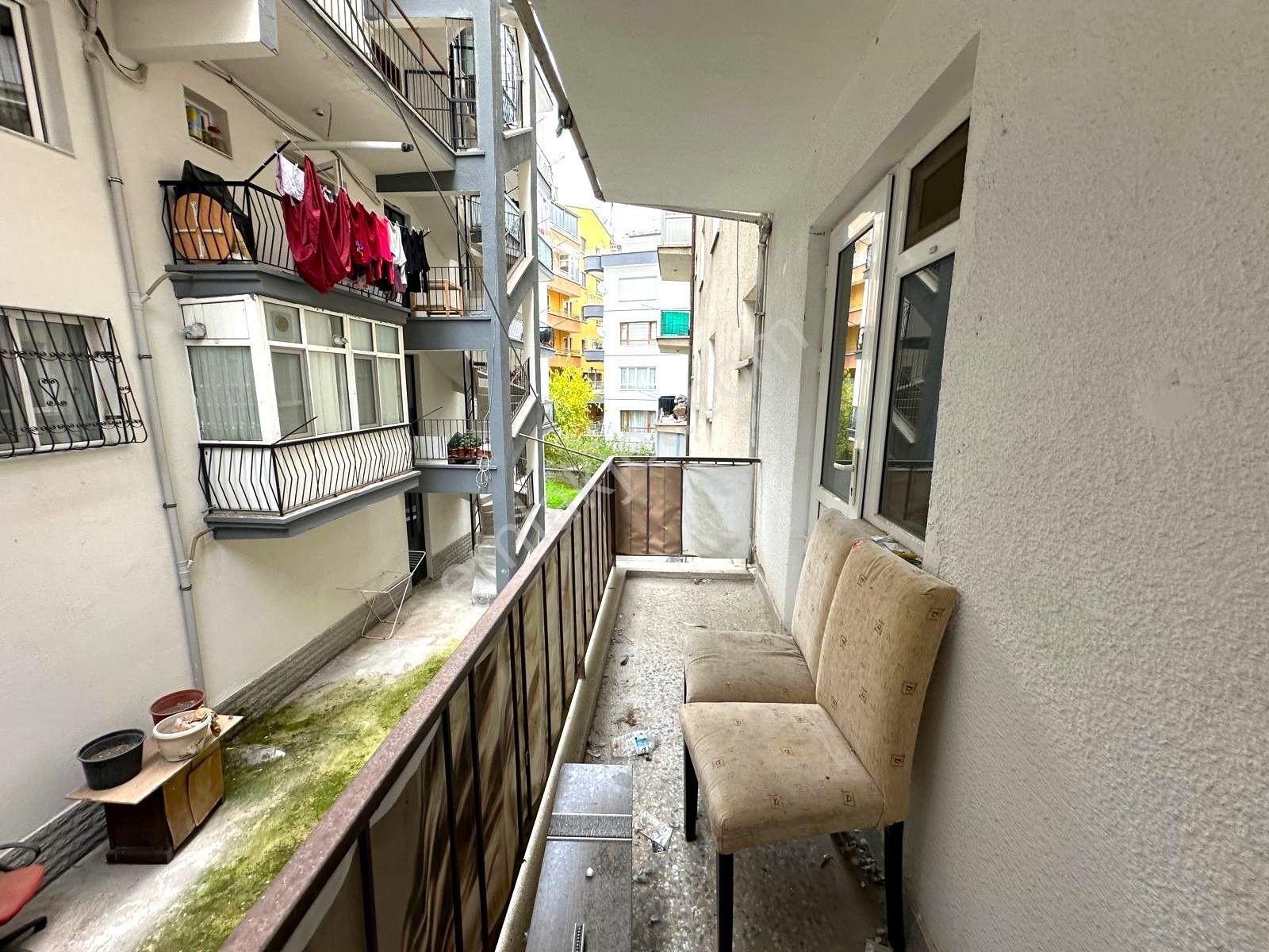 Uzman Emlak Ofisinden 19 Mayıs Mh. Türkay Sokak'da Kot-1'de 3+1 Daire - Görsel 21