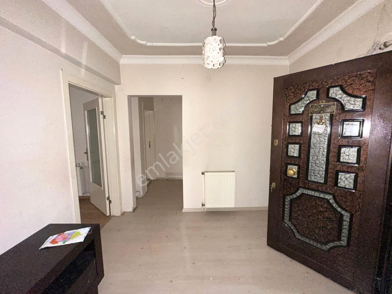 Uzman Emlak Ofisinden 19 Mayıs Mh. Türkay Sokak'da Kot-1'de 3+1 Daire - Görsel 19