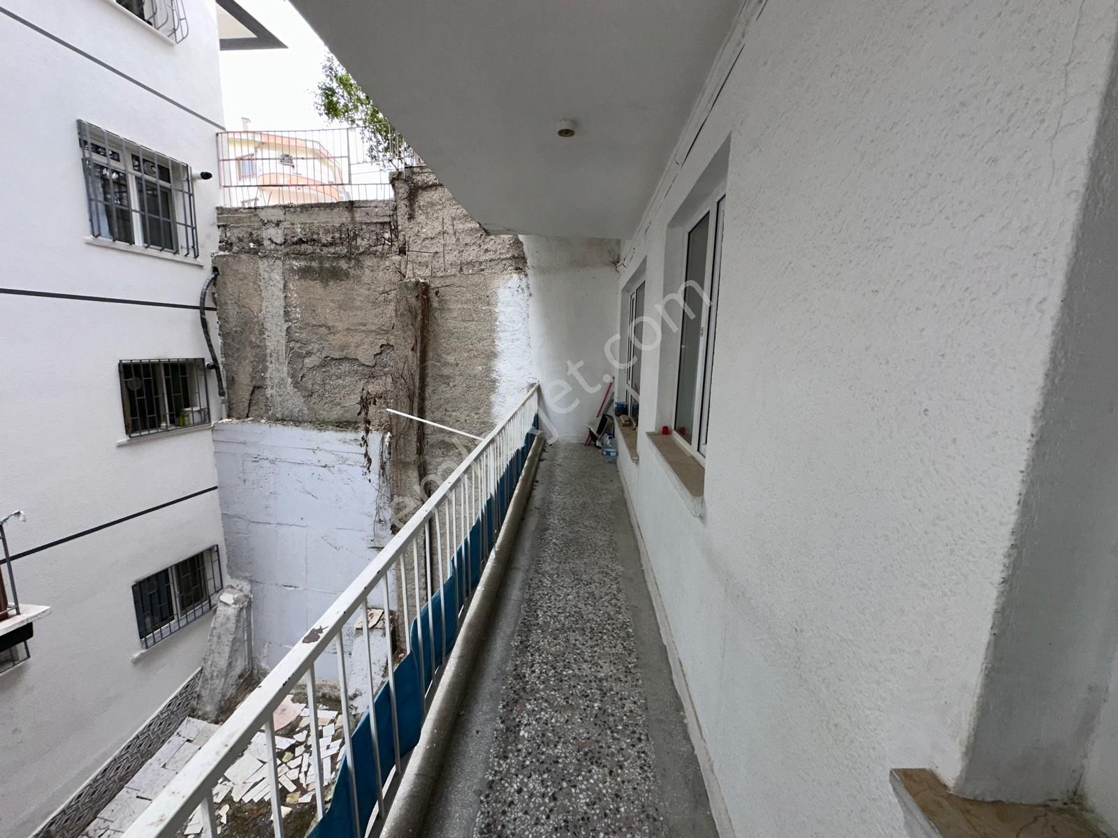 Uzman Emlak Ofisinden 19 Mayıs Mh. Türkay Sokak'da Kot-1'de 3+1 Daire - Görsel 22