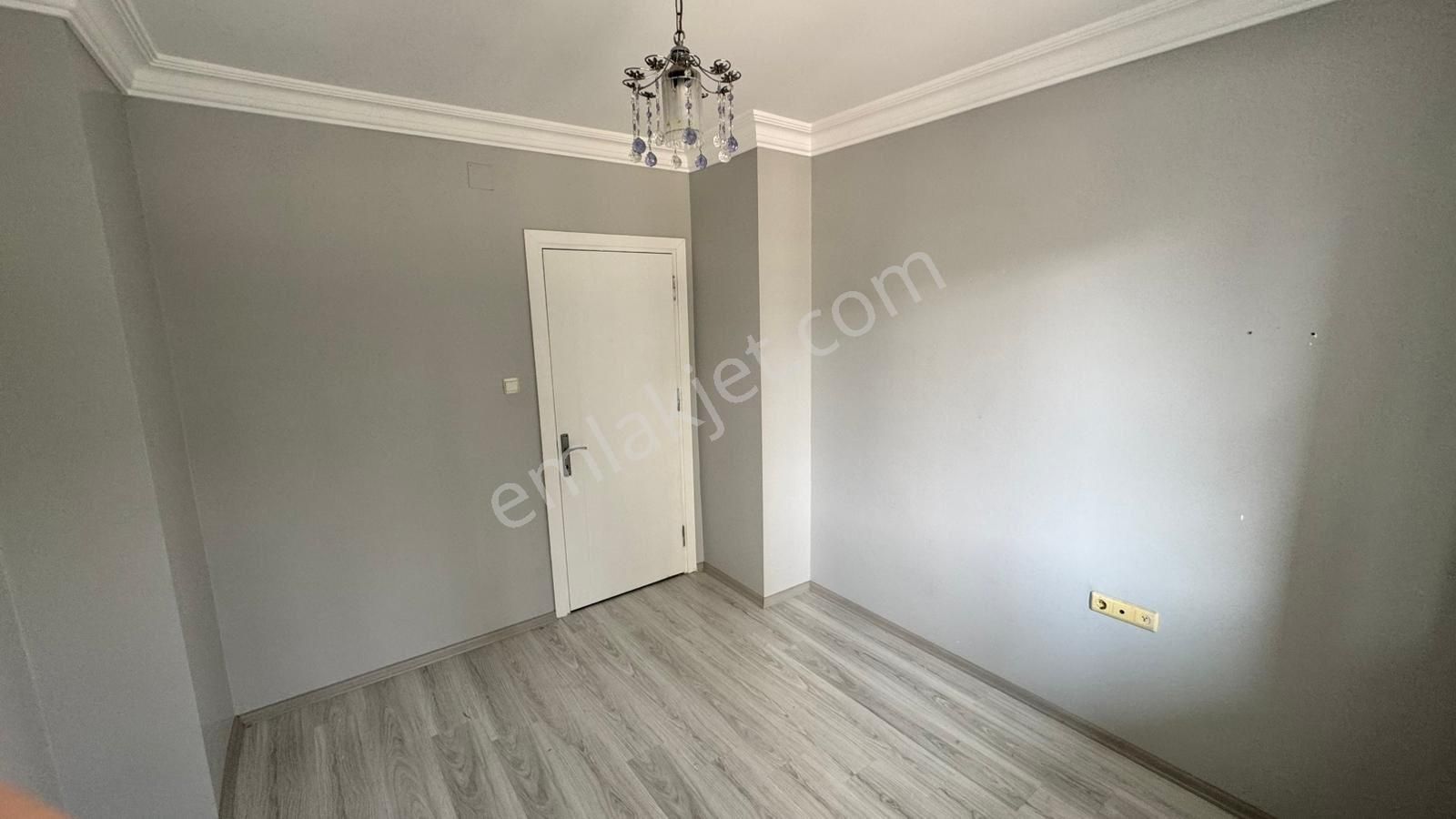 İz'den 2000.evler'de Bulvar Üstü Cazip Daire - Görsel 9