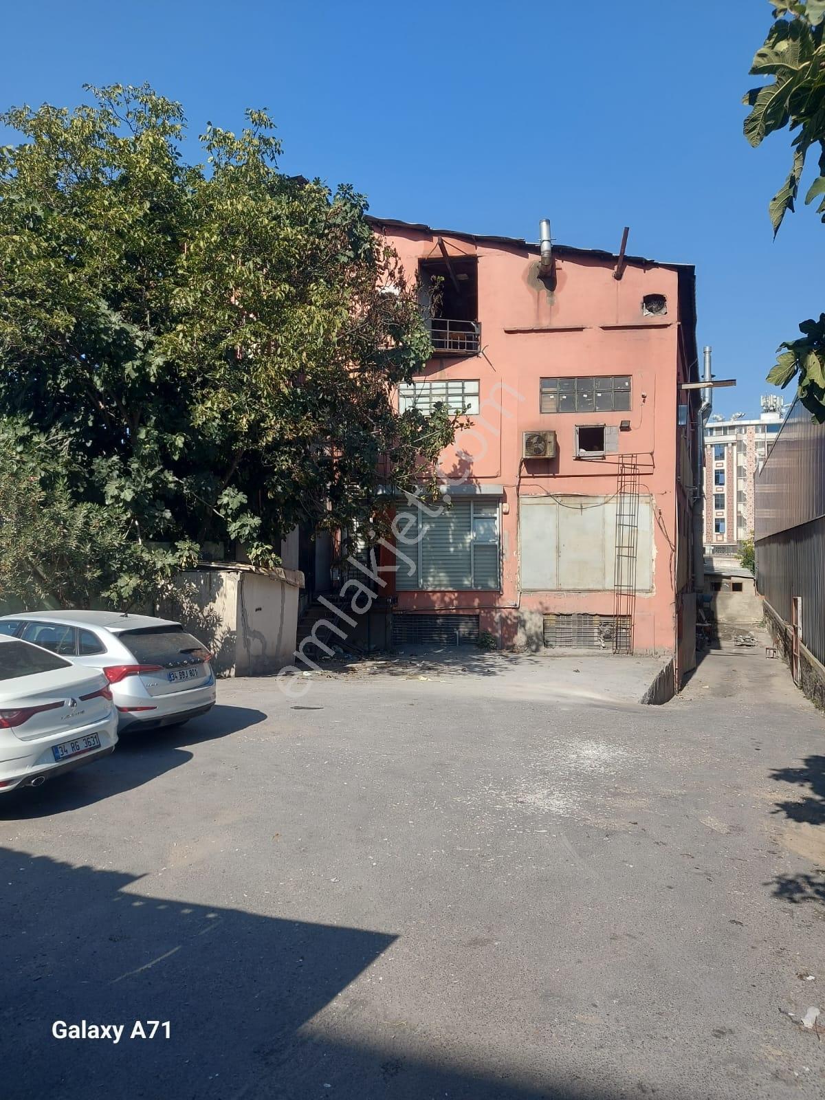 Güngören Küçük Sanayide Satılık 3 Katlı Bina - Görsel 3