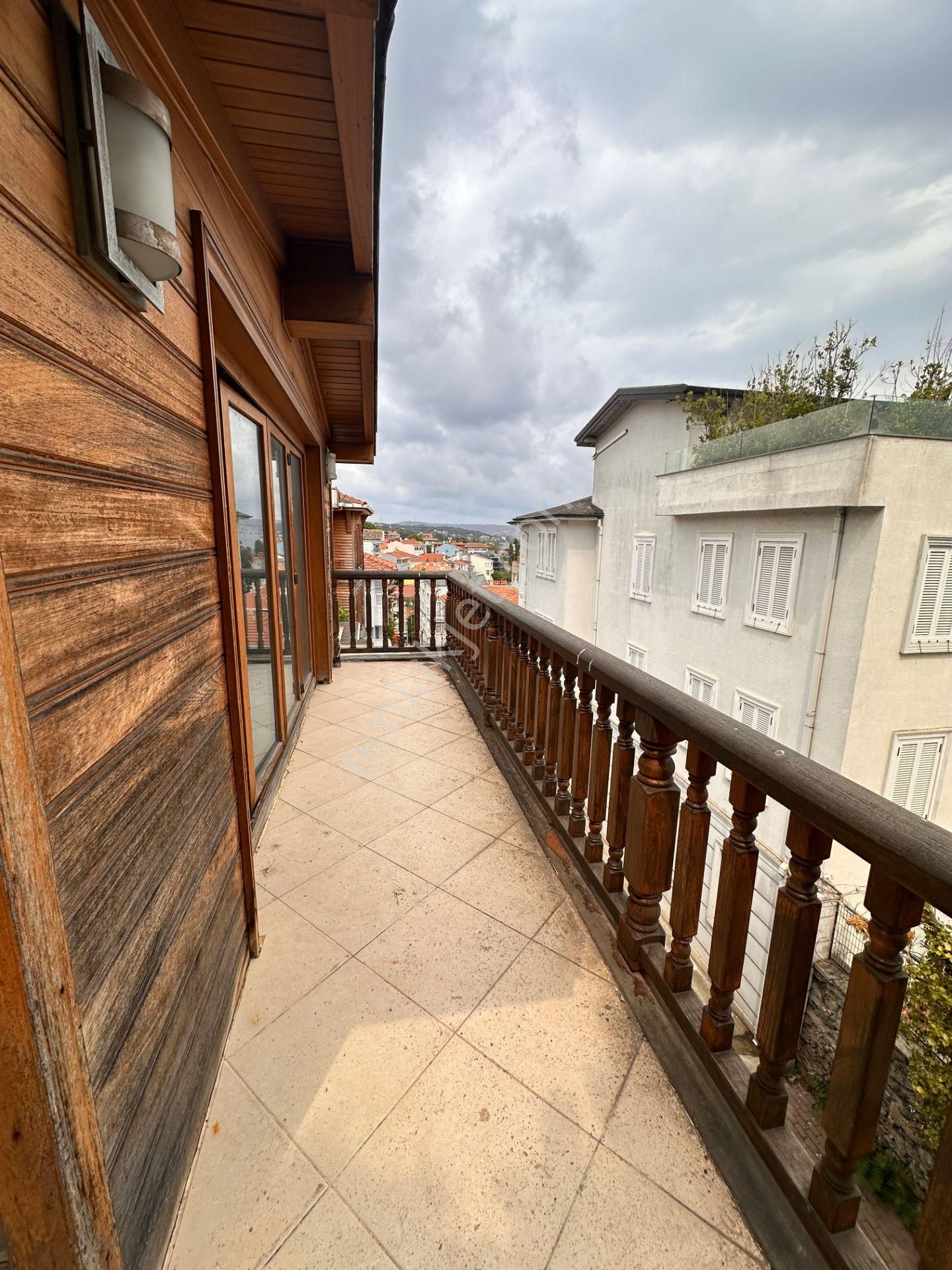 Next House'dan,boğazın Kalbinde,emirğan'da,tarihi,ahşap Köşk