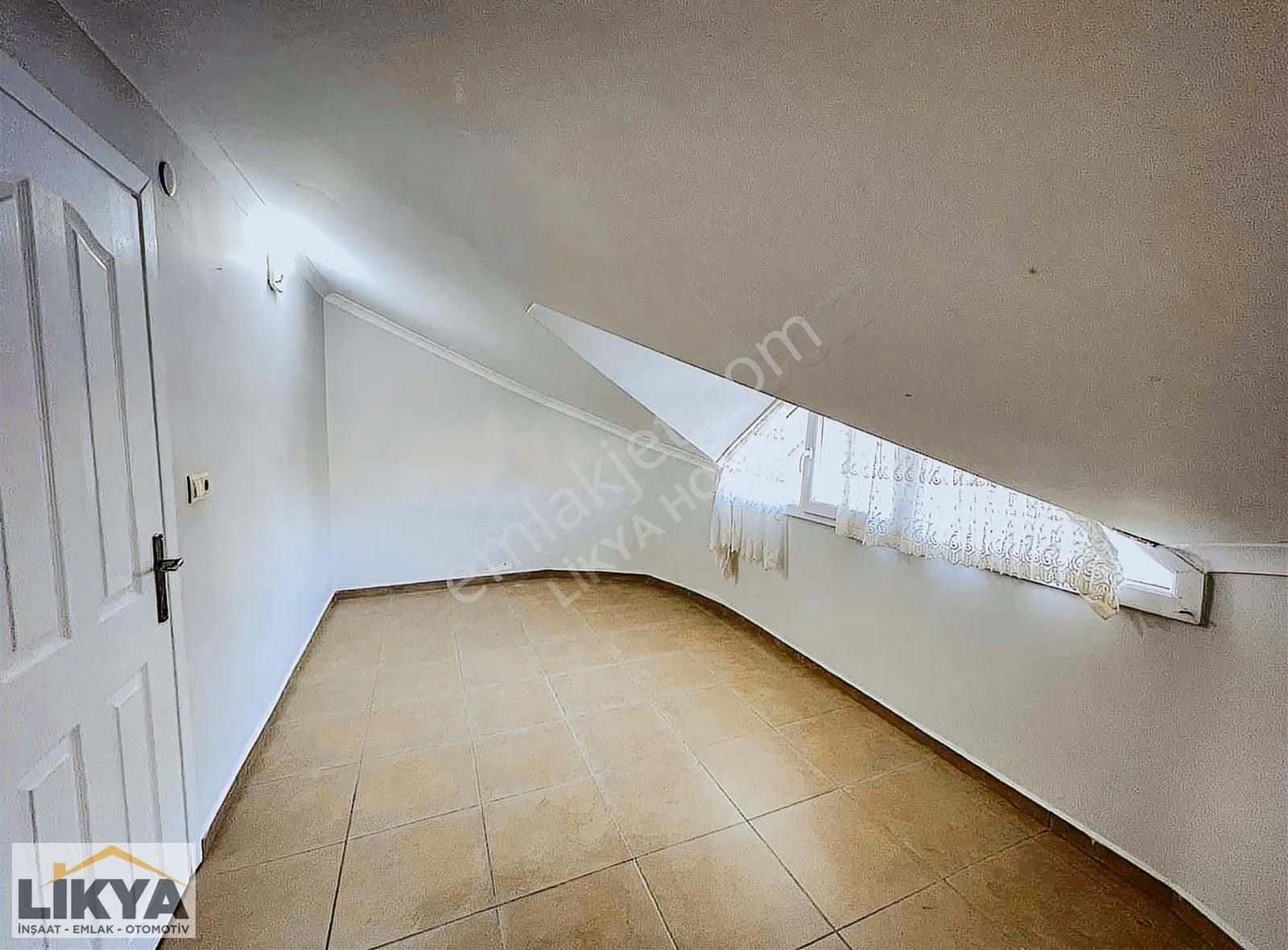 Patlangıçta Tamamen Yenilenmiş Oturuma Hazır 2+2 Dubleks Daire - Görsel 24