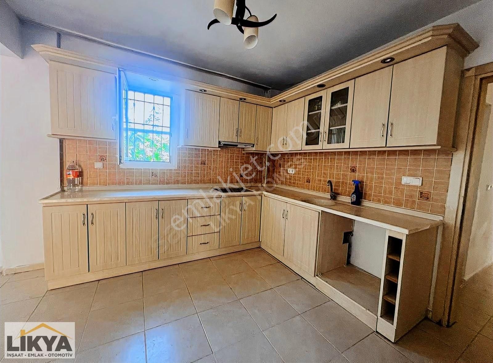 Patlangıç Mahallesi 2+1 Kapalı Mutfak Giriş Kat Kiralık Daire