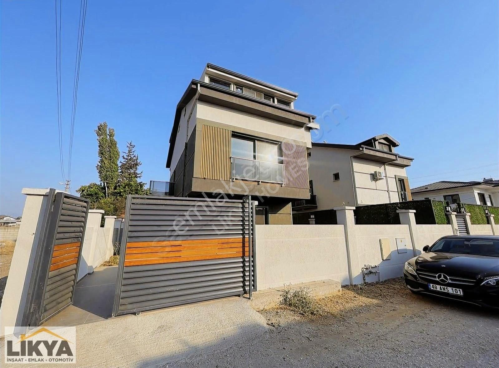 Çatalarıkta 4+1 Satılık Villa