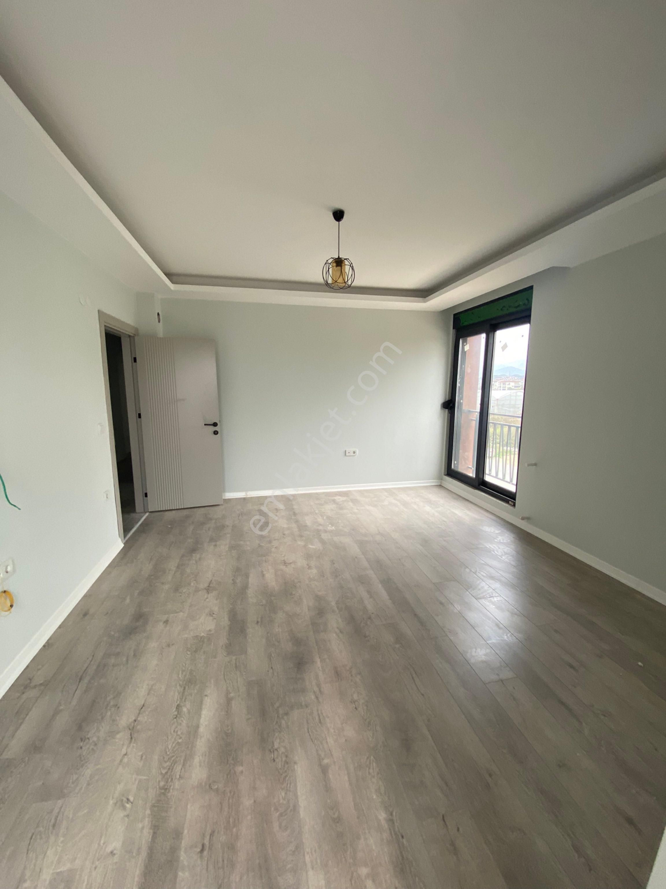 Sarılar Mahallesi 2 + 1 Ara Kat Köşe Dairemiz Satılıktır - Görsel 4