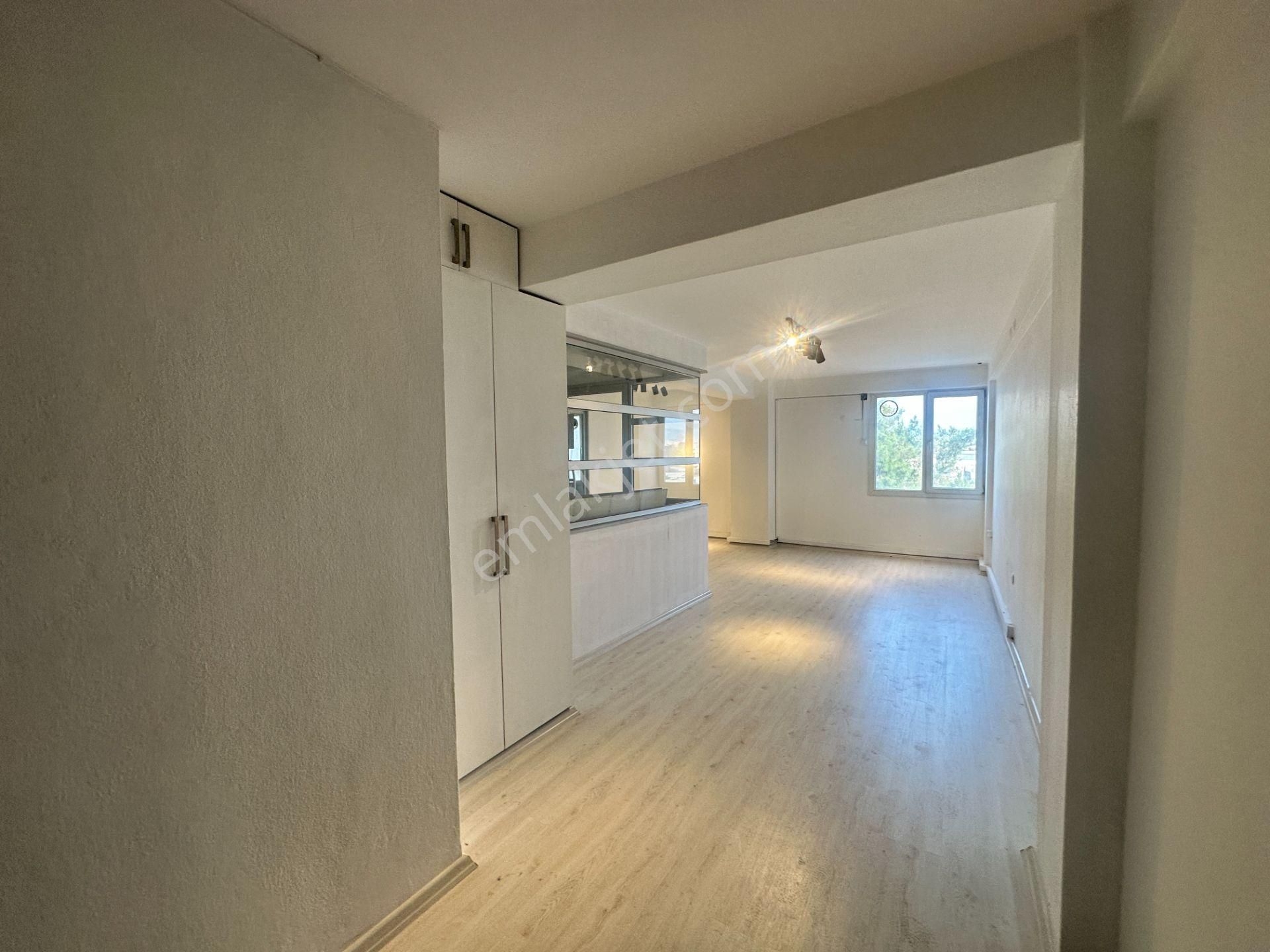 Çalışkan_dan Karabağlar Yeşillik Caddesinde Satılık Ofis &işyeri - Görsel 4