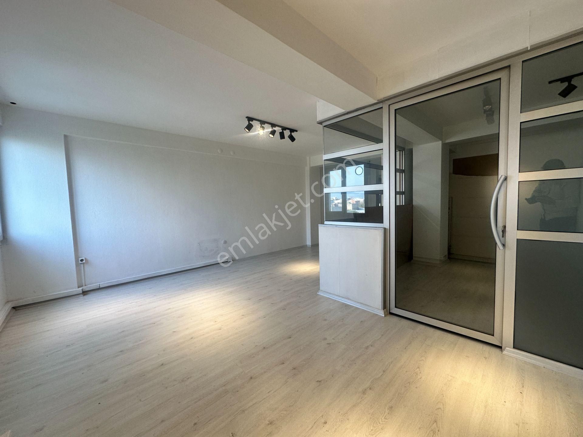 Çalışkan_dan Karabağlar Yeşillik Caddesinde Satılık Ofis &işyeri - Görsel 10