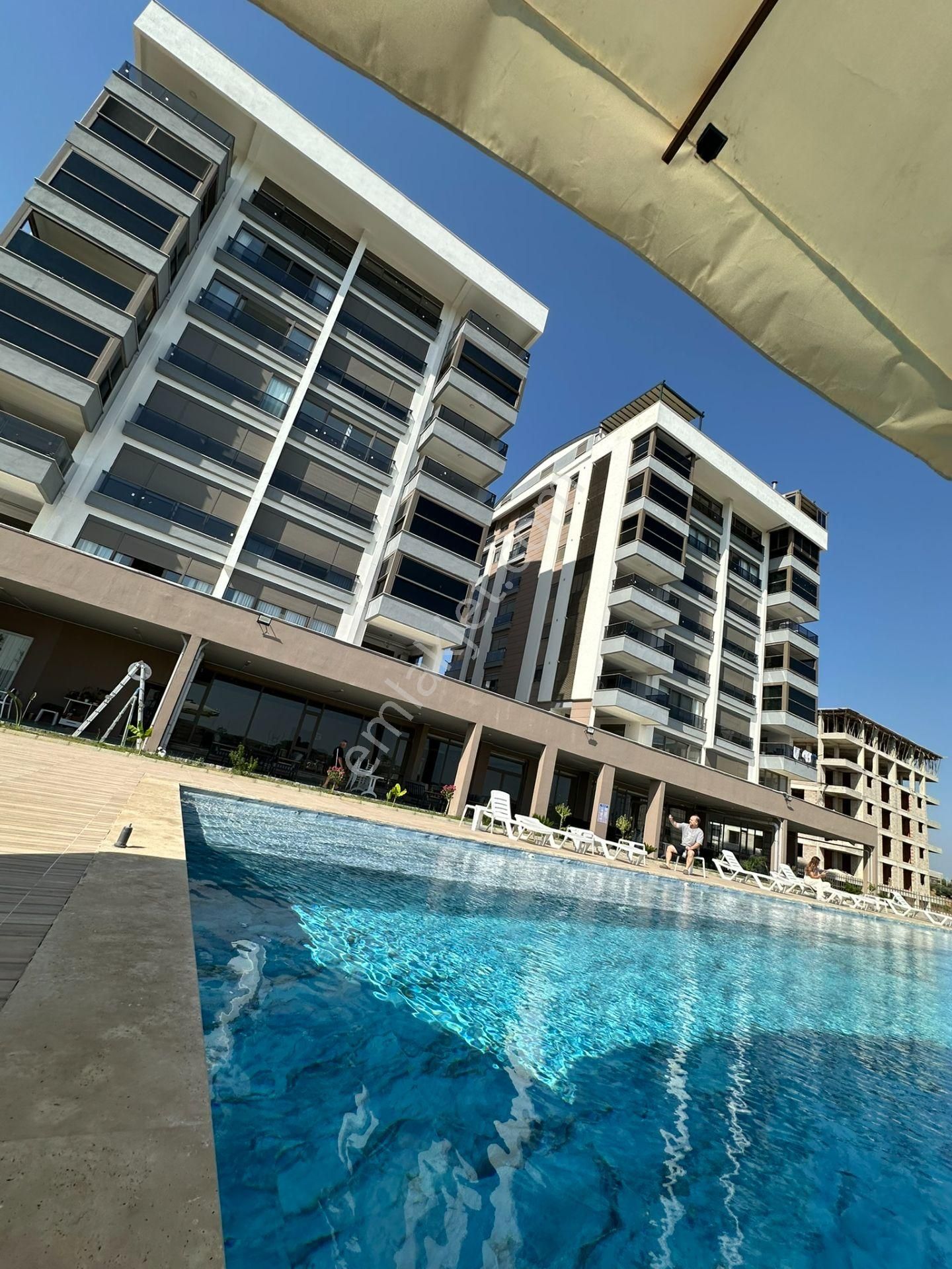 Albatros Pool Residence'ta 3+1 Son Daire