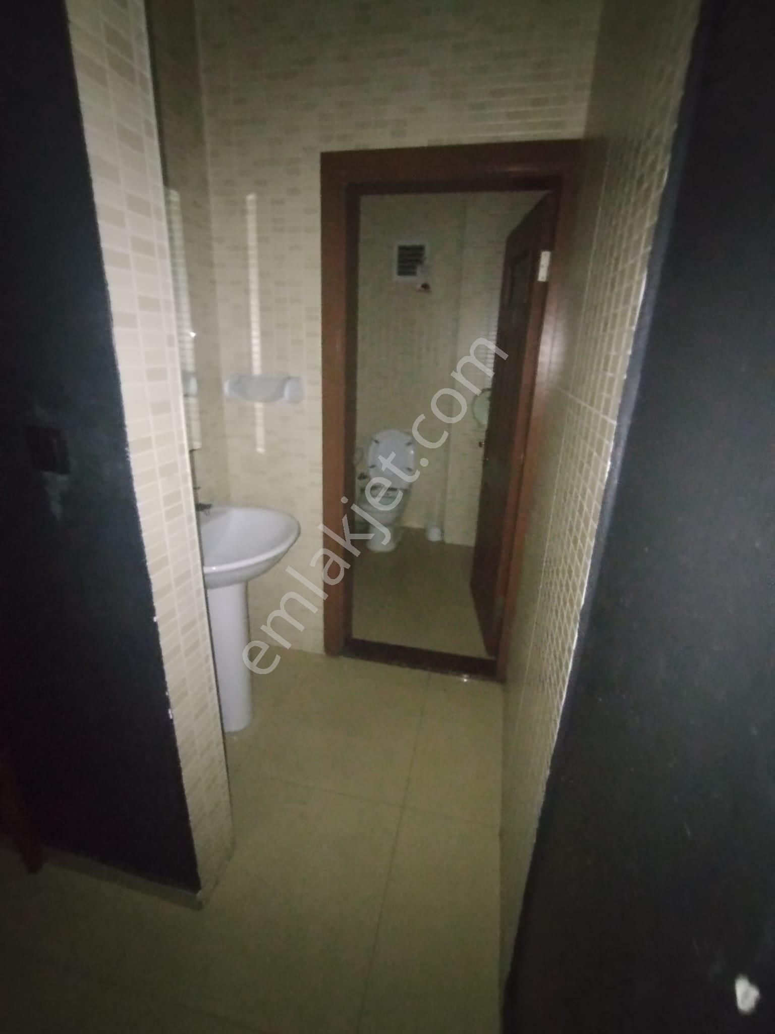 Gaziemir De Merkezi Konumda Kiralık 2 Katlı Doğalgazlı Bacalı Dükkan - Görsel 19