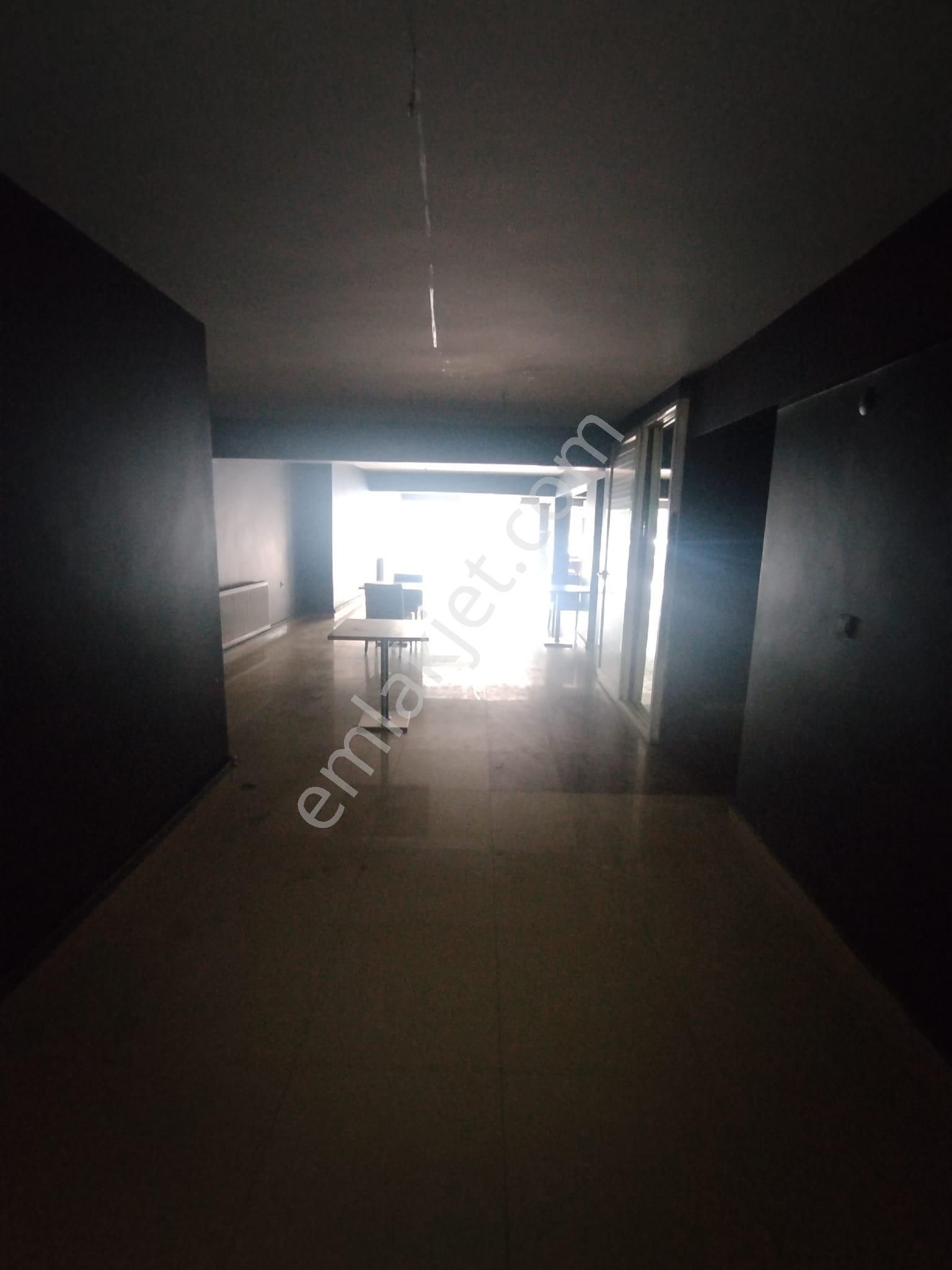 Gaziemir De Merkezi Konumda Kiralık 2 Katlı Doğalgazlı Bacalı Dükkan - Görsel 25