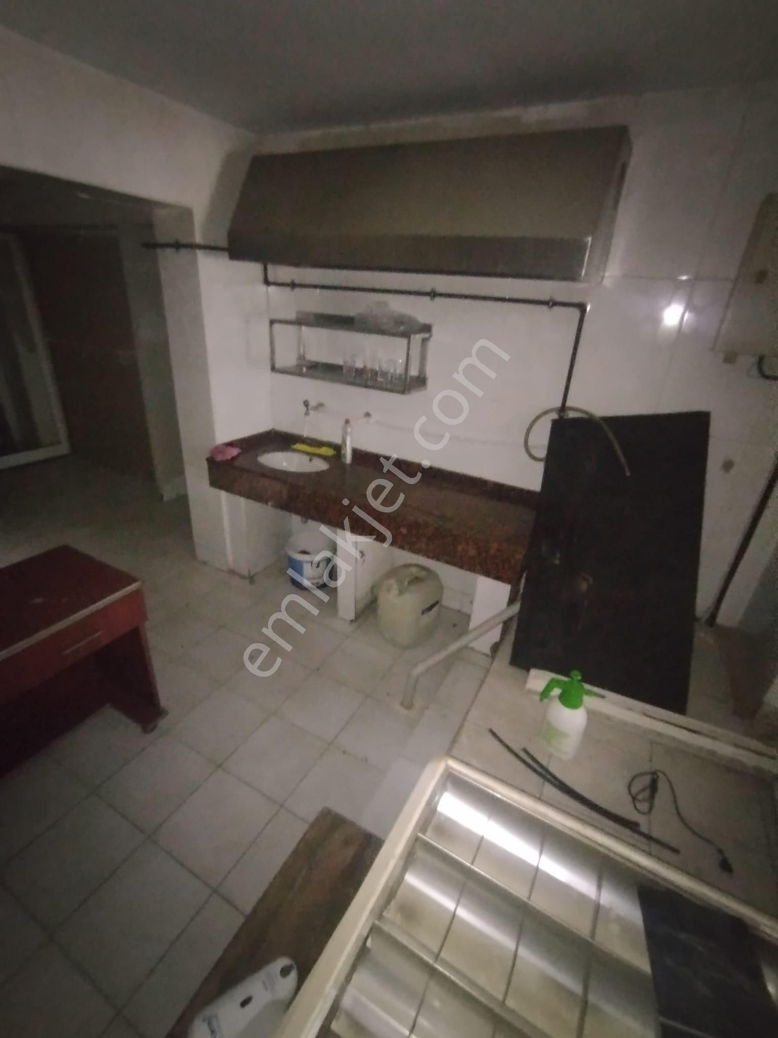 Gaziemir De Merkezi Konumda Kiralık 2 Katlı Doğalgazlı Bacalı Dükkan - Görsel 7