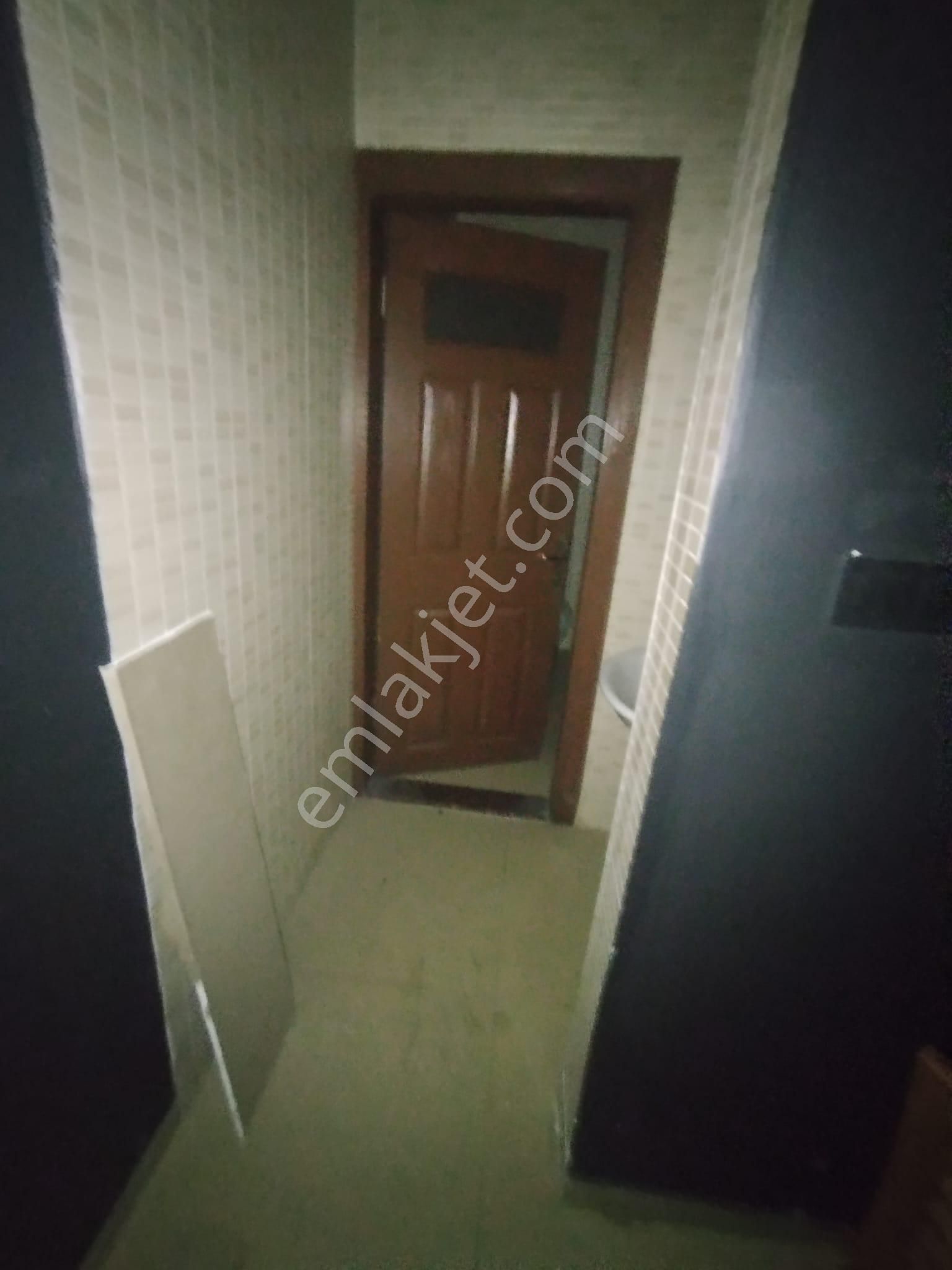 Gaziemir De Merkezi Konumda Kiralık 2 Katlı Doğalgazlı Bacalı Dükkan - Görsel 14