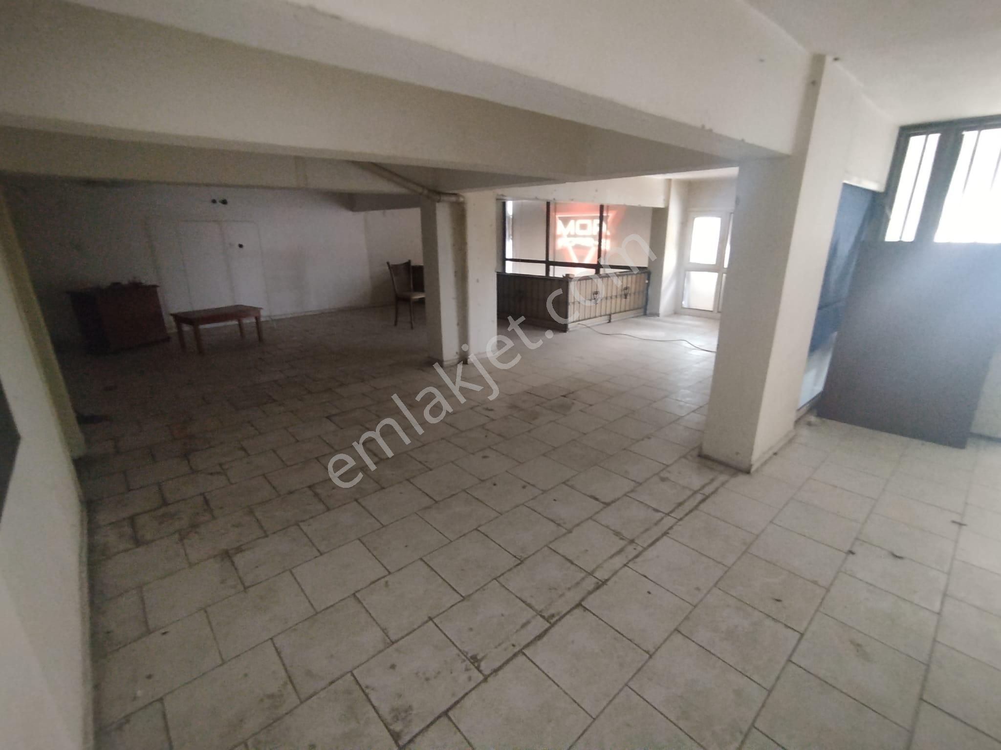 Gaziemir De Merkezi Konumda Kiralık 2 Katlı Doğalgazlı Bacalı Dükkan - Görsel 11