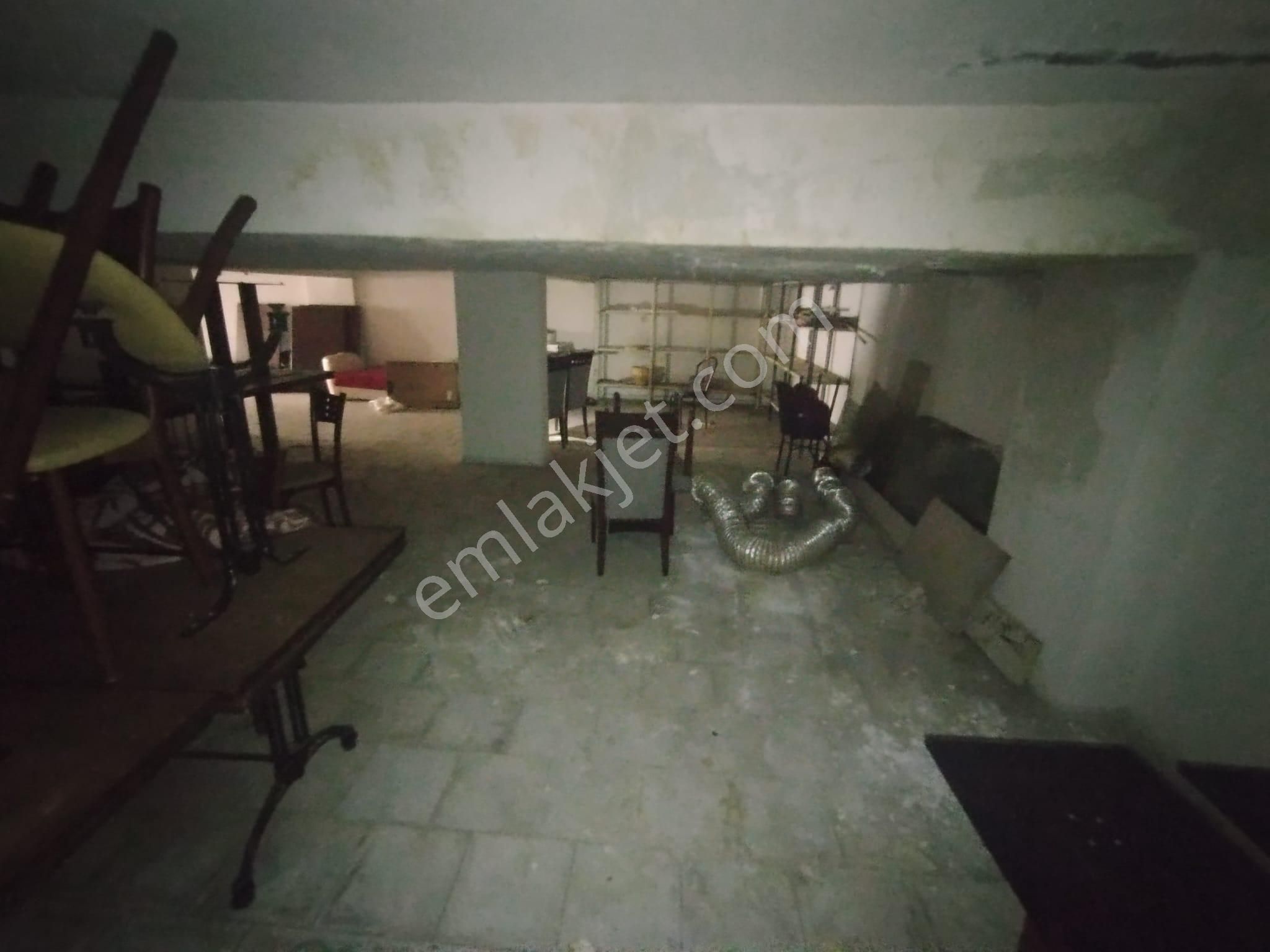 Gaziemir De Merkezi Konumda Kiralık 2 Katlı Doğalgazlı Bacalı Dükkan - Görsel 15