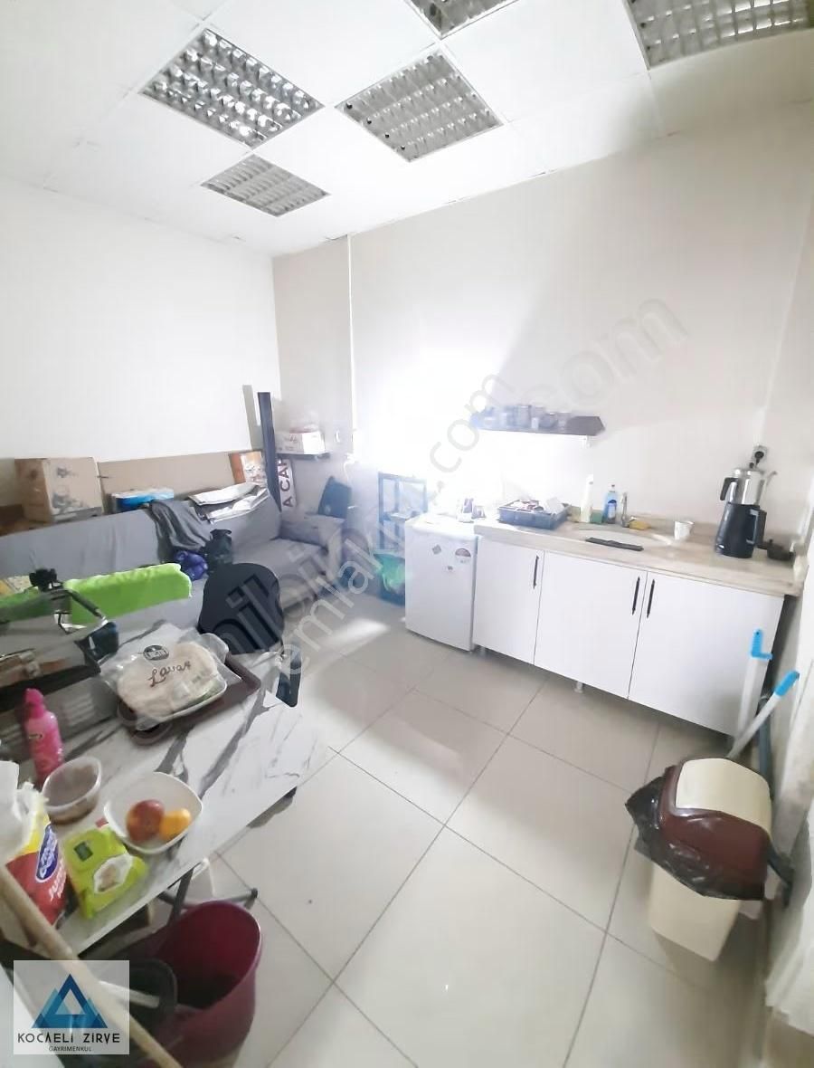 Körfez Tuğrul Caddesi Yakını Satılık Dükkan - Görsel 7
