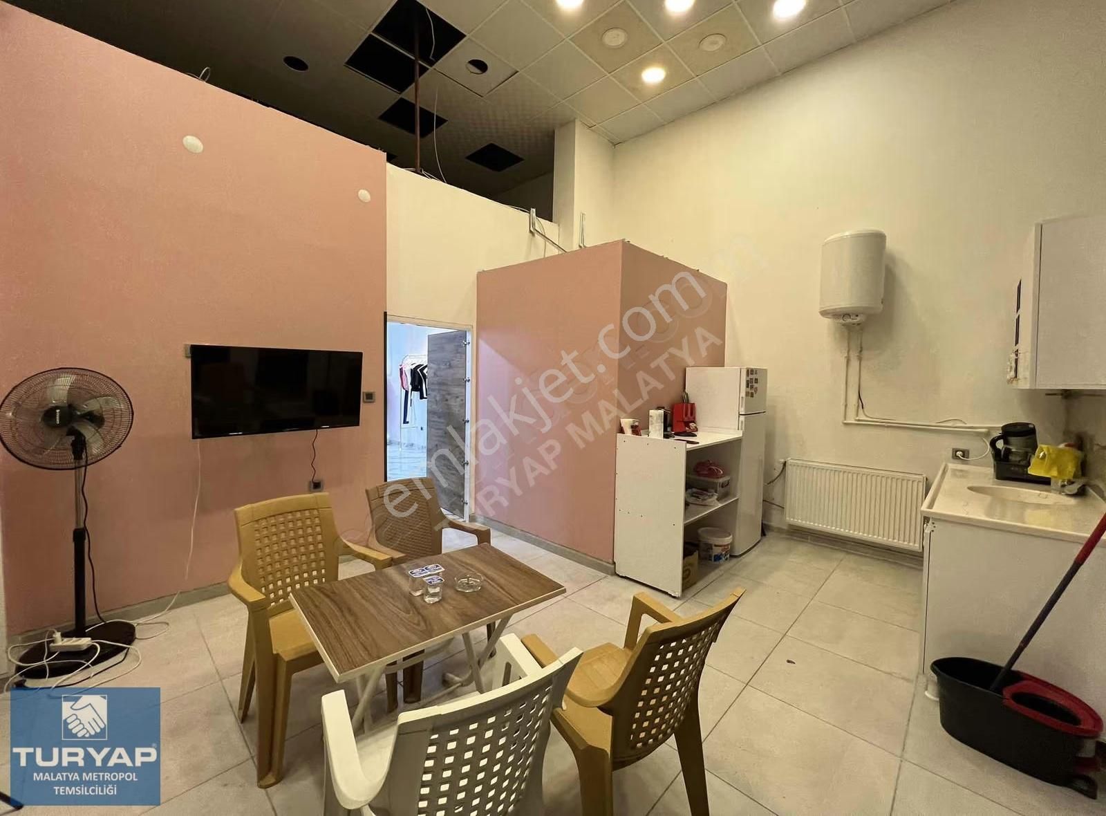 Turyap Metropol'den Güngör Caddesinde Devren Kiralık Butik - Görsel 4