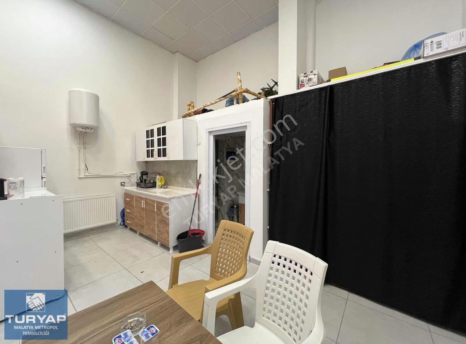 Turyap Metropol'den Güngör Caddesinde Devren Kiralık Butik - Görsel 6