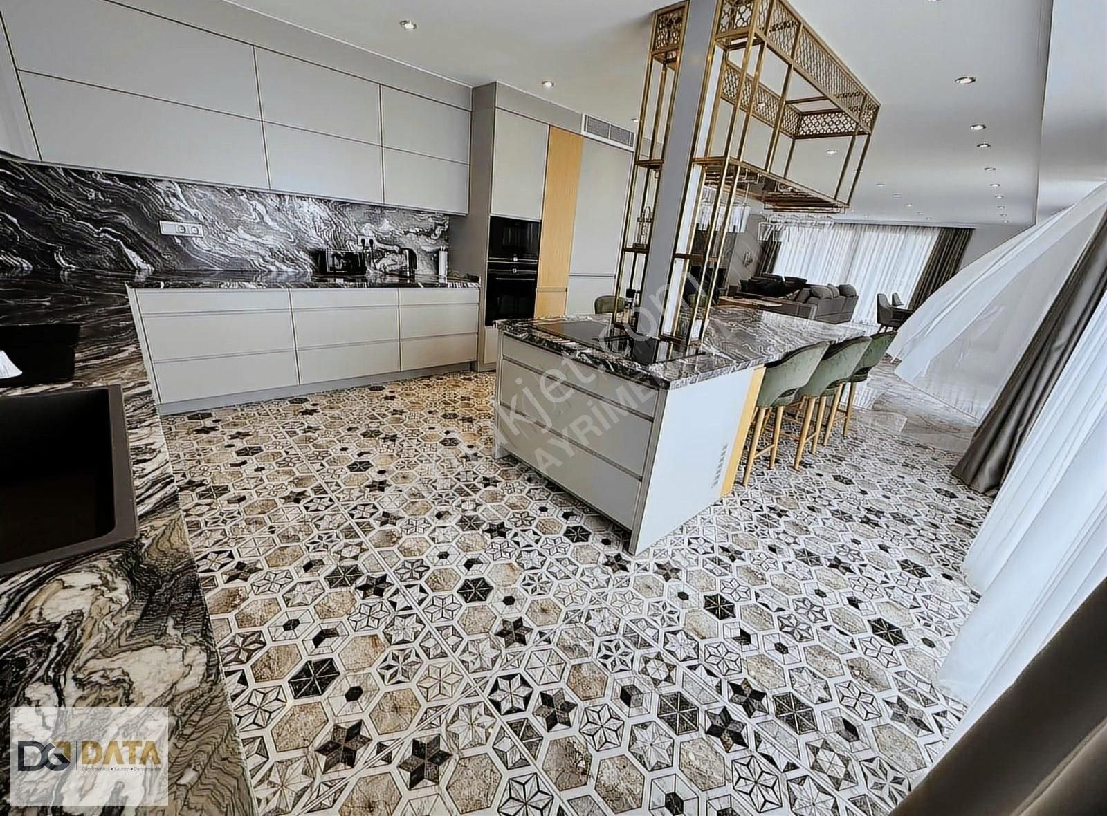 Tepe Mah. Deniz Manzaralı Ultra Lux 5+2 Villa - Görsel 6