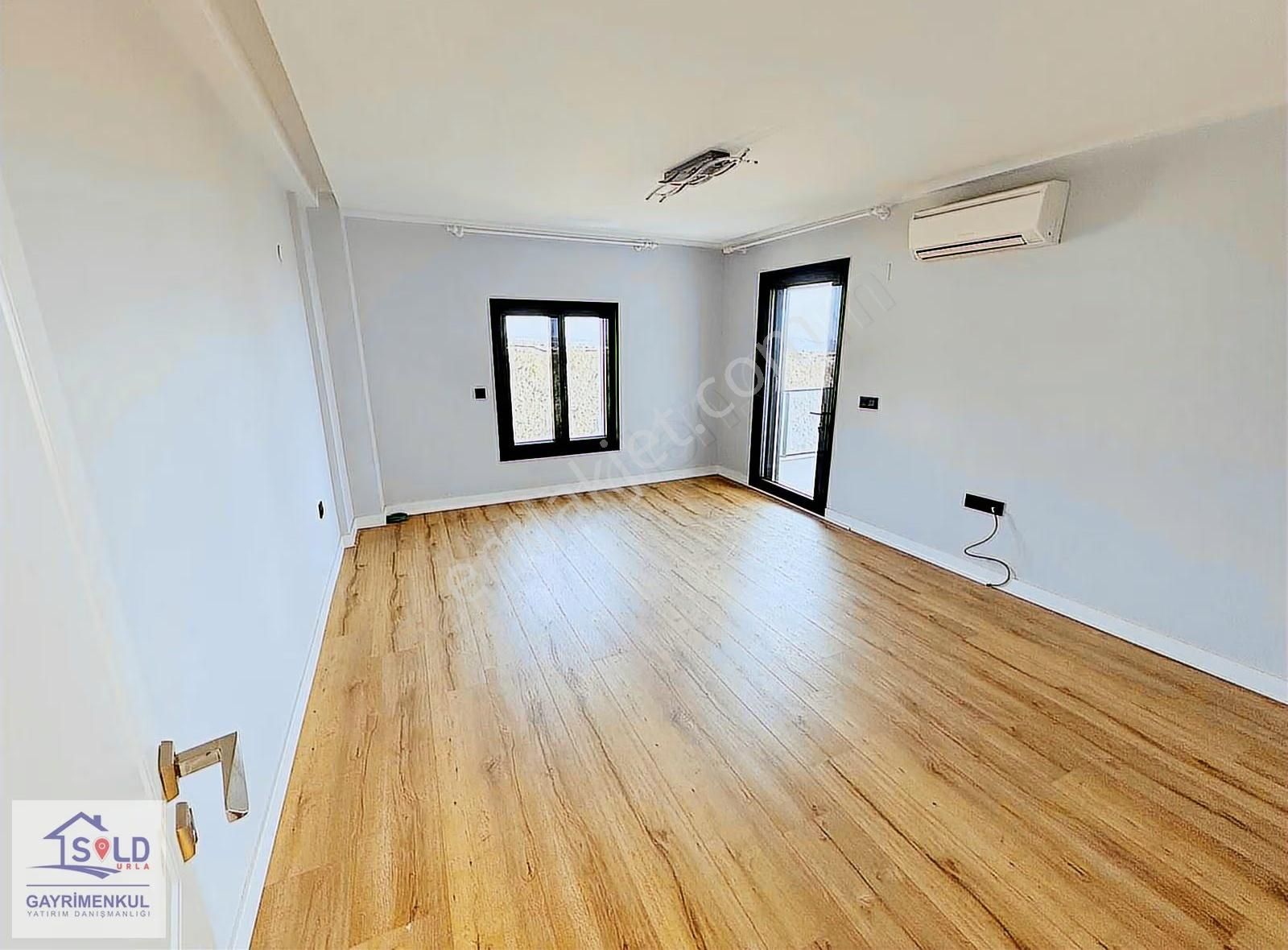 Urla Denizli Mahallesinde 7+2 Deniz Manzaralı Müstakil Villa - Görsel 11