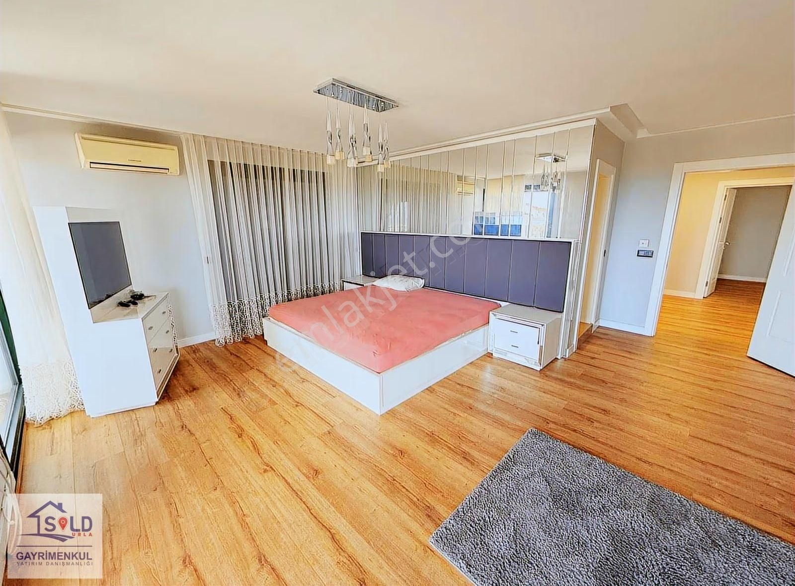 Urla Denizli Mahallesinde 7+2 Deniz Manzaralı Müstakil Villa - Görsel 19