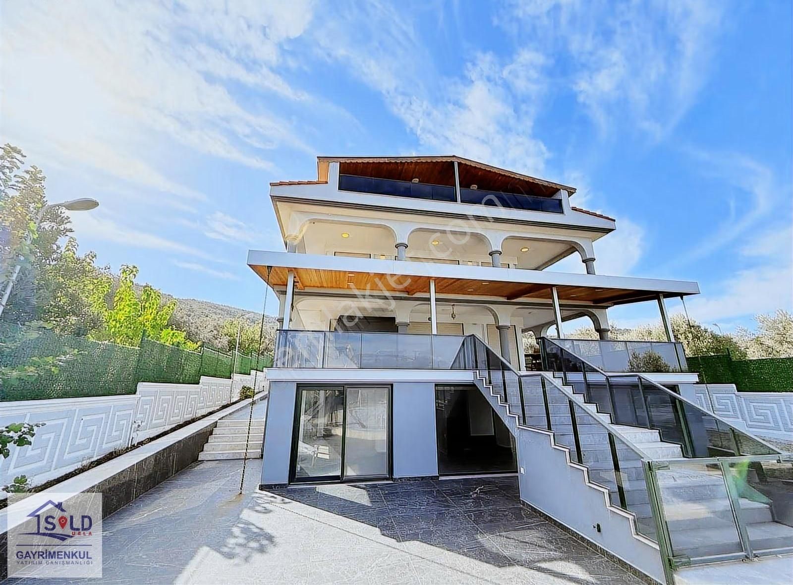 Urla Denizli Mahallesinde 7+2 Deniz Manzaralı Müstakil Villa - Görsel 2