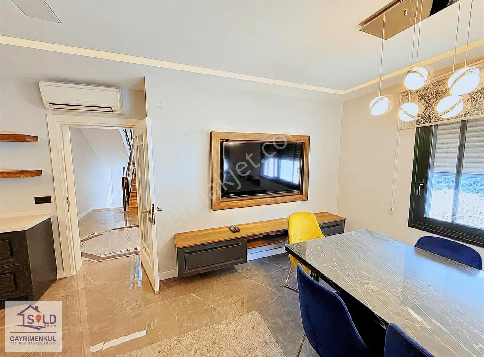 Urla Denizli Mahallesinde 7+2 Deniz Manzaralı Müstakil Villa - Görsel 3