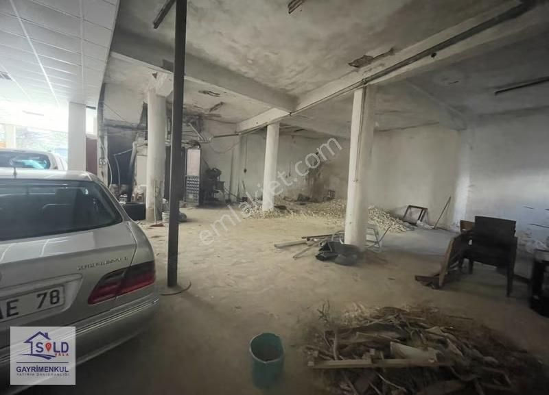 Urla' Da Merkezi Lokasyonda Kiralık İş Yeri - Görsel 11