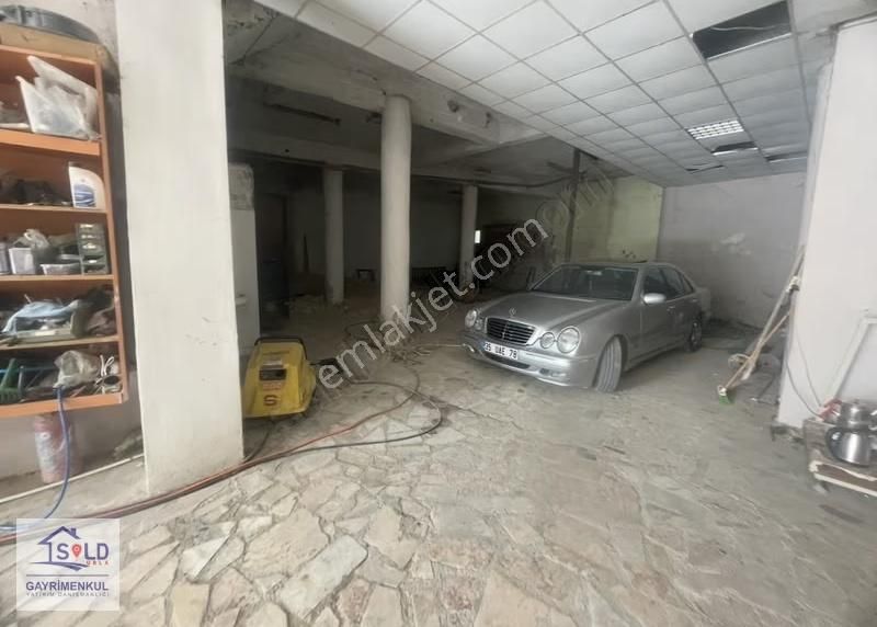 Urla' Da Merkezi Lokasyonda Kiralık İş Yeri - Görsel 22