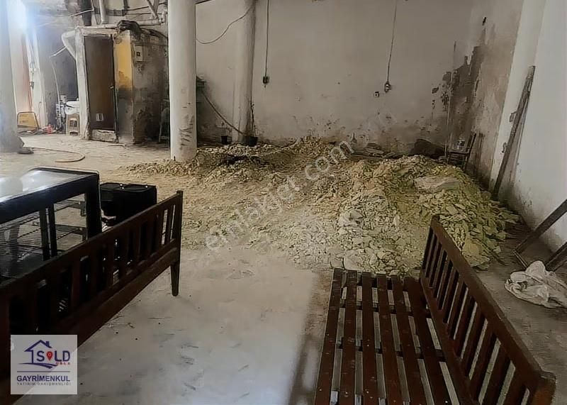 Urla' Da Merkezi Lokasyonda Kiralık İş Yeri - Görsel 26