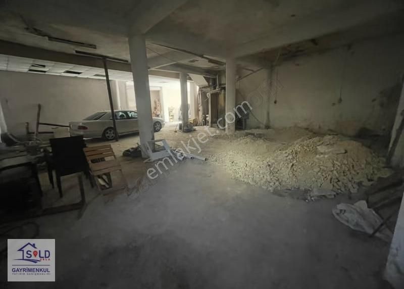 Urla' Da Merkezi Lokasyonda Kiralık İş Yeri - Görsel 24