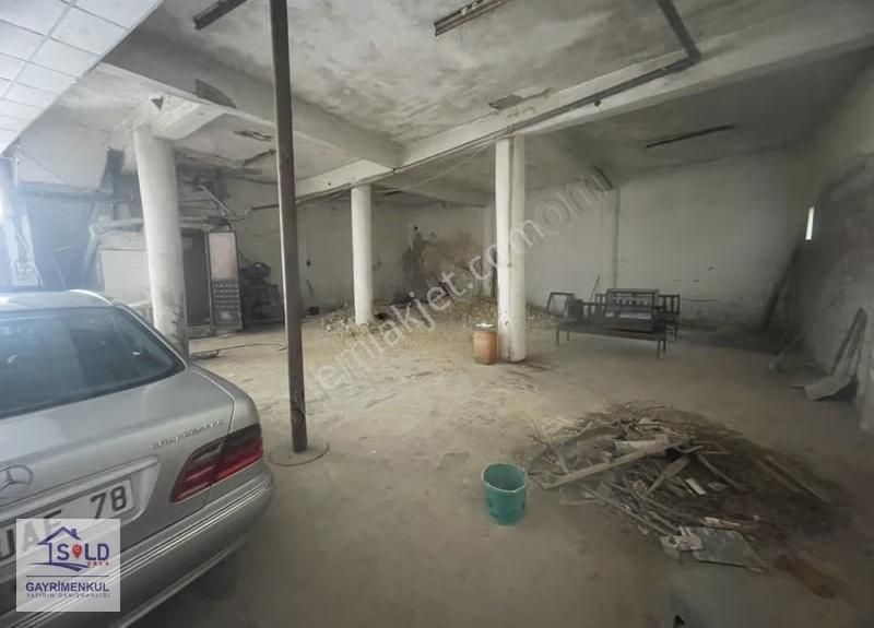 Urla' Da Merkezi Lokasyonda Kiralık İş Yeri - Görsel 4