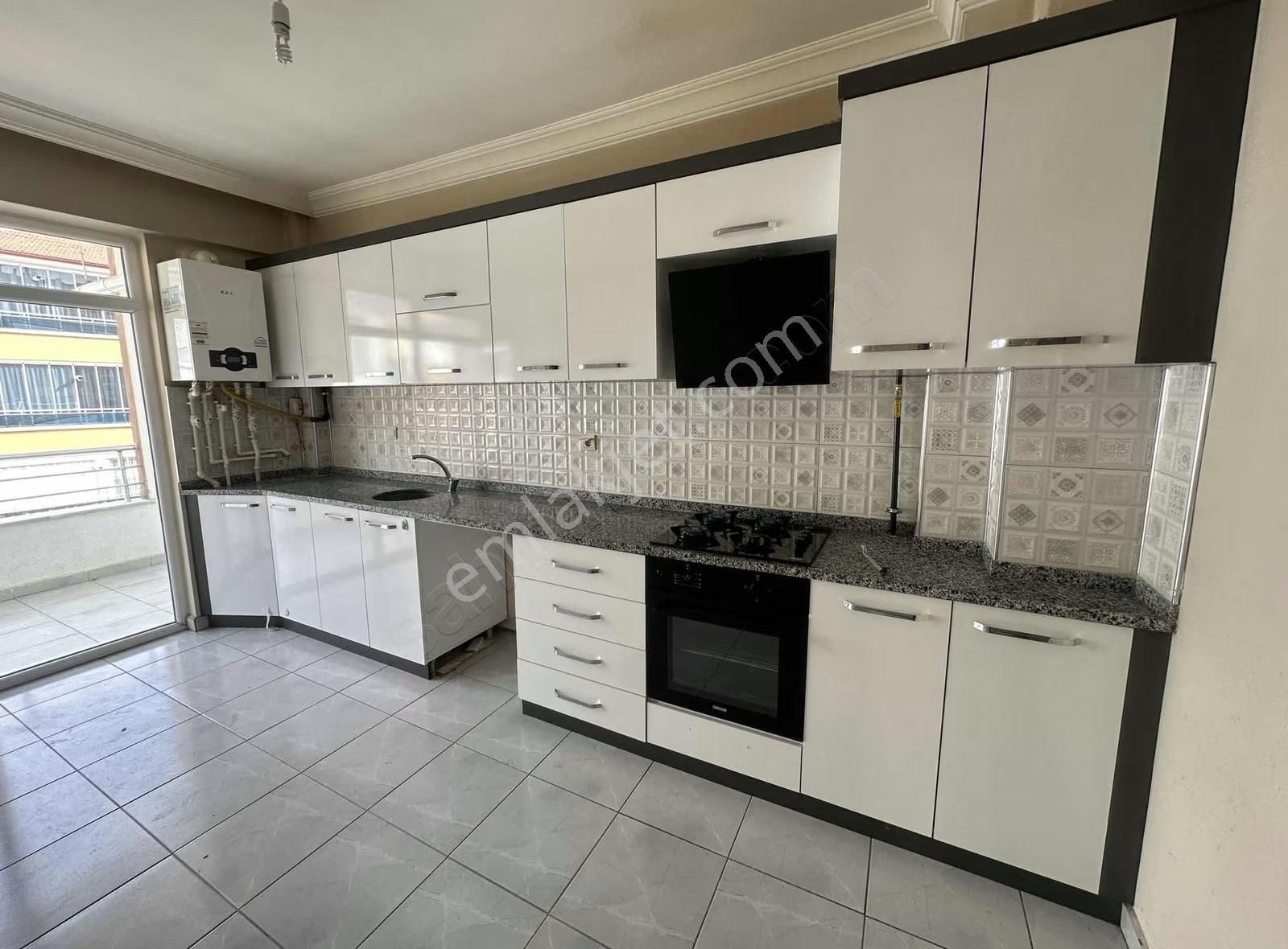 Akabe Mah. Fetih Caddesi 2+1 Arakat Geniş Kiralık - Görsel 13