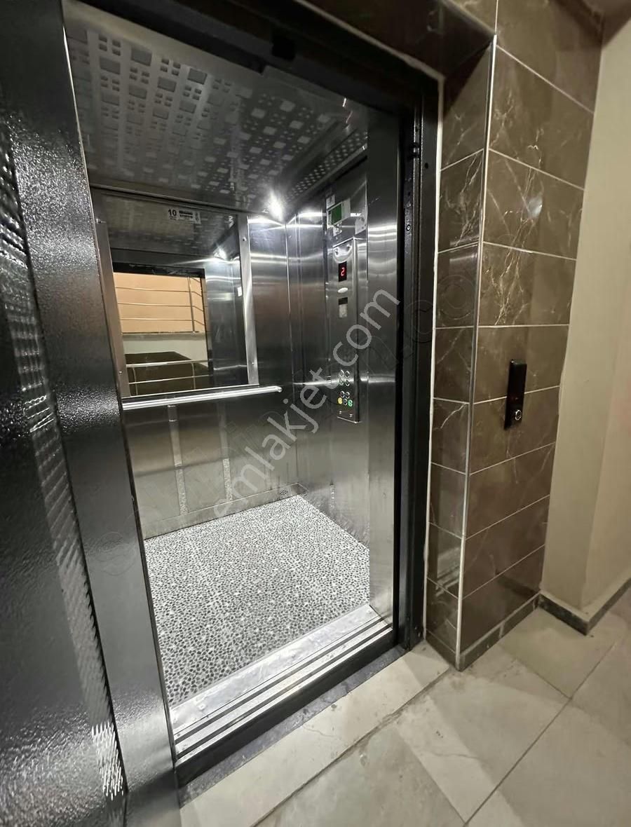 Akabe Mah. Fetih Caddesi 2+1 Arakat Geniş Kiralık - Görsel 12