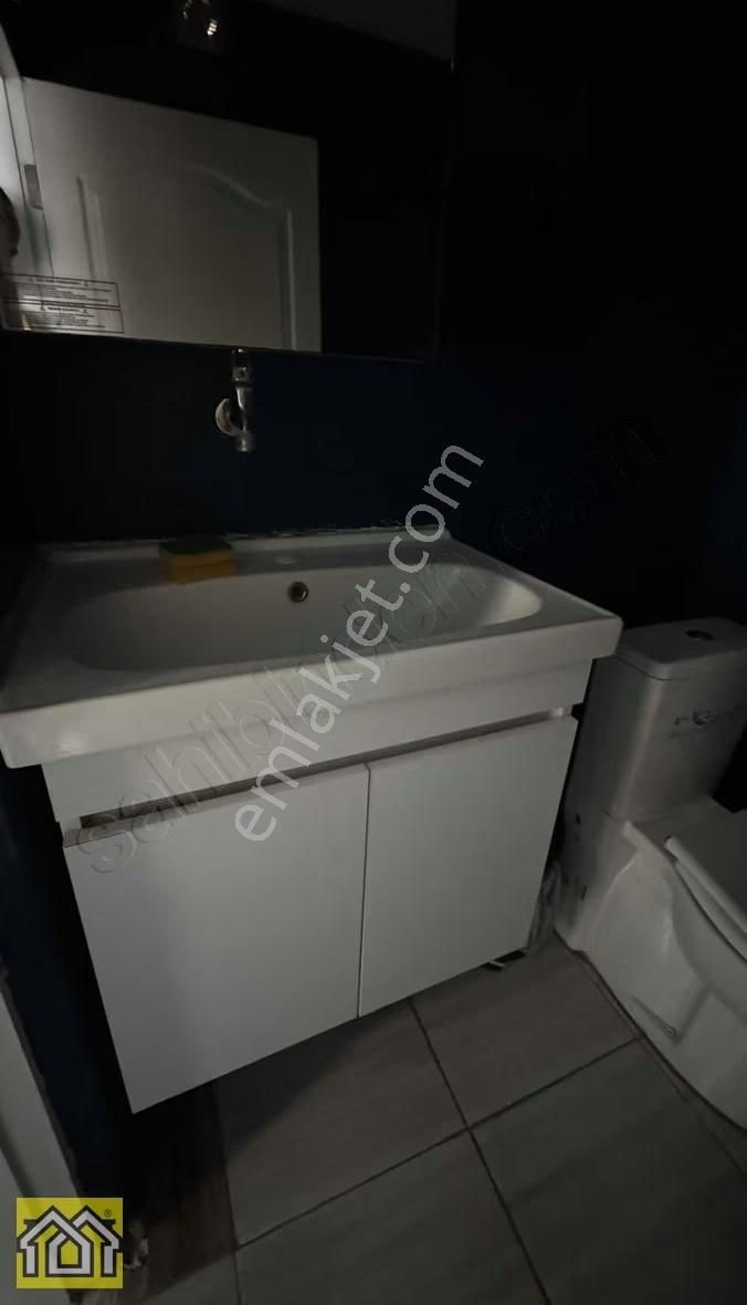 Agora Karşı Bölgesi Sarmaşık Caddesinde Kiralık Dükkan - Görsel 13