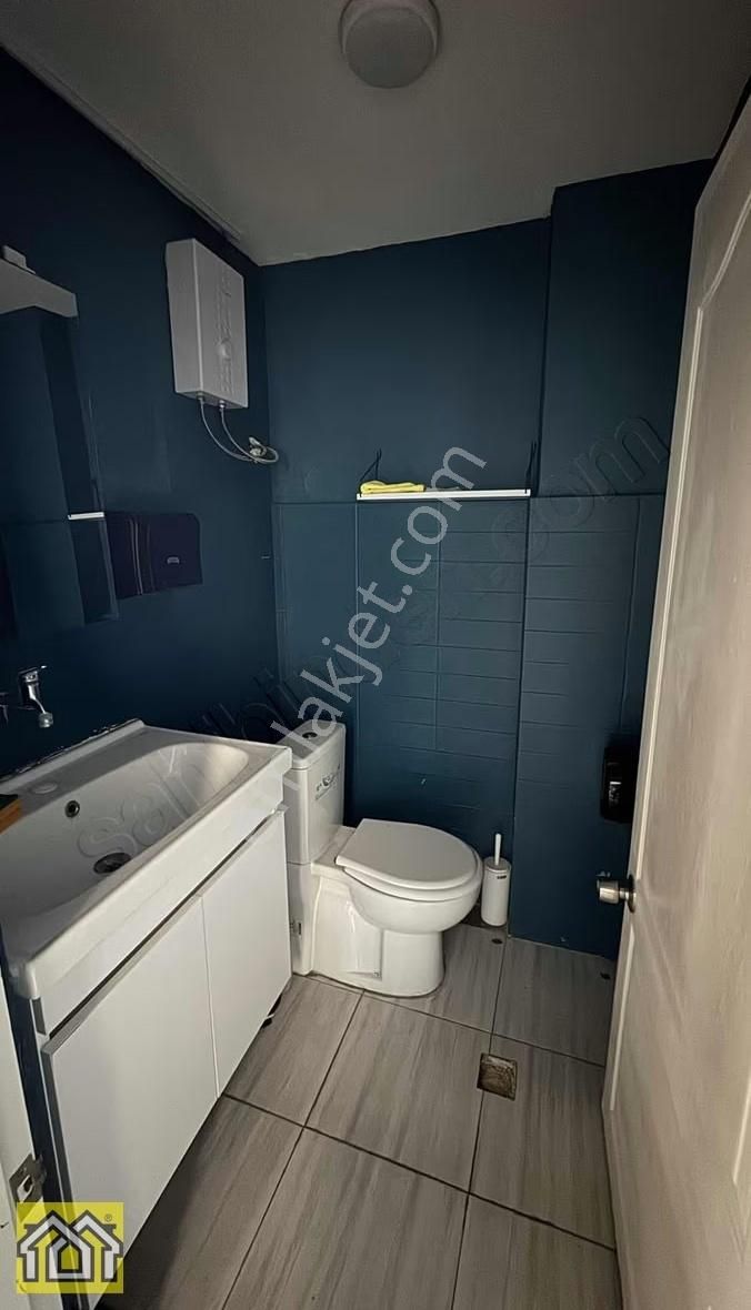 Agora Karşı Bölgesi Sarmaşık Caddesinde Kiralık Dükkan - Görsel 16