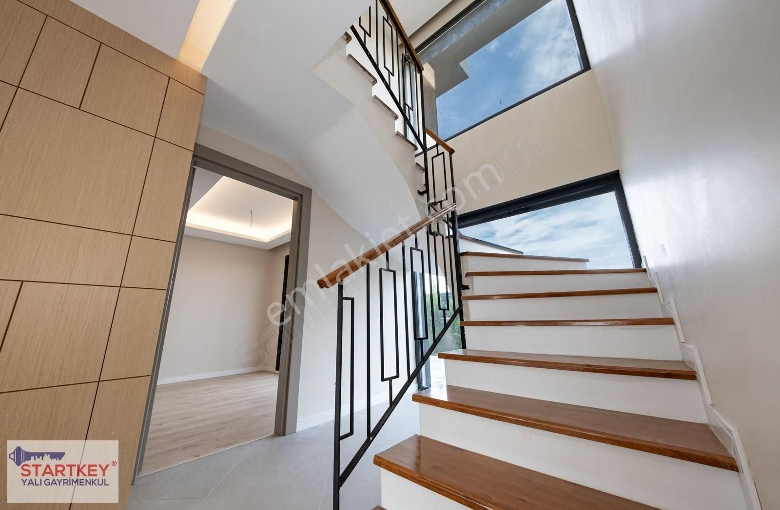 Villakent Mahallesinde Satılık Otoparklı 4+1 Lüks Dubleks Villa - Görsel 3