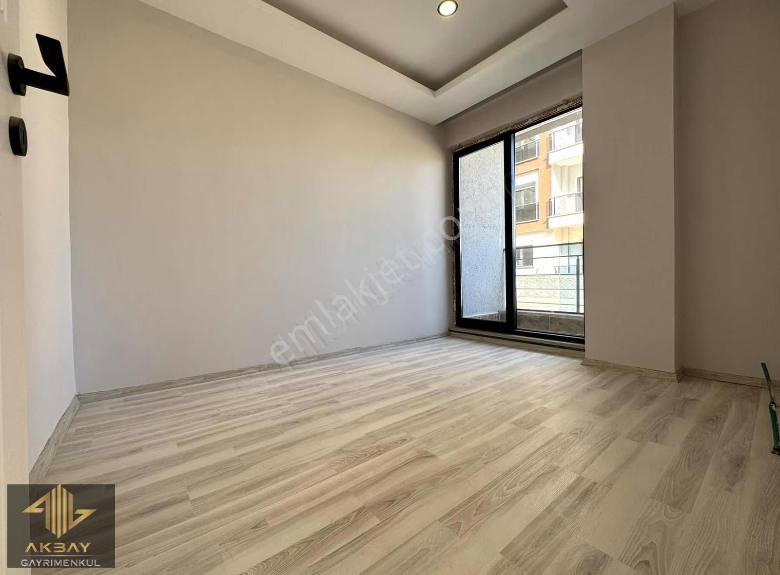 40'lık Yolda Kapalı Otoparklı Havuzlu Geniş 1+1 Daire - Görsel 3