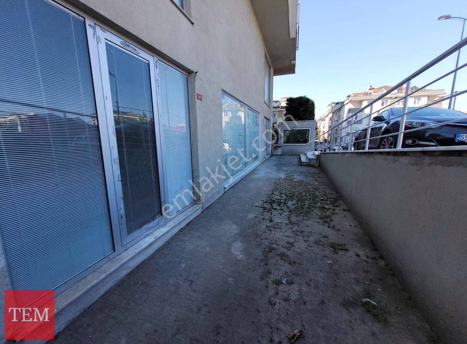 Finans Merkezine Yakın Caddeye Paralel Konumda