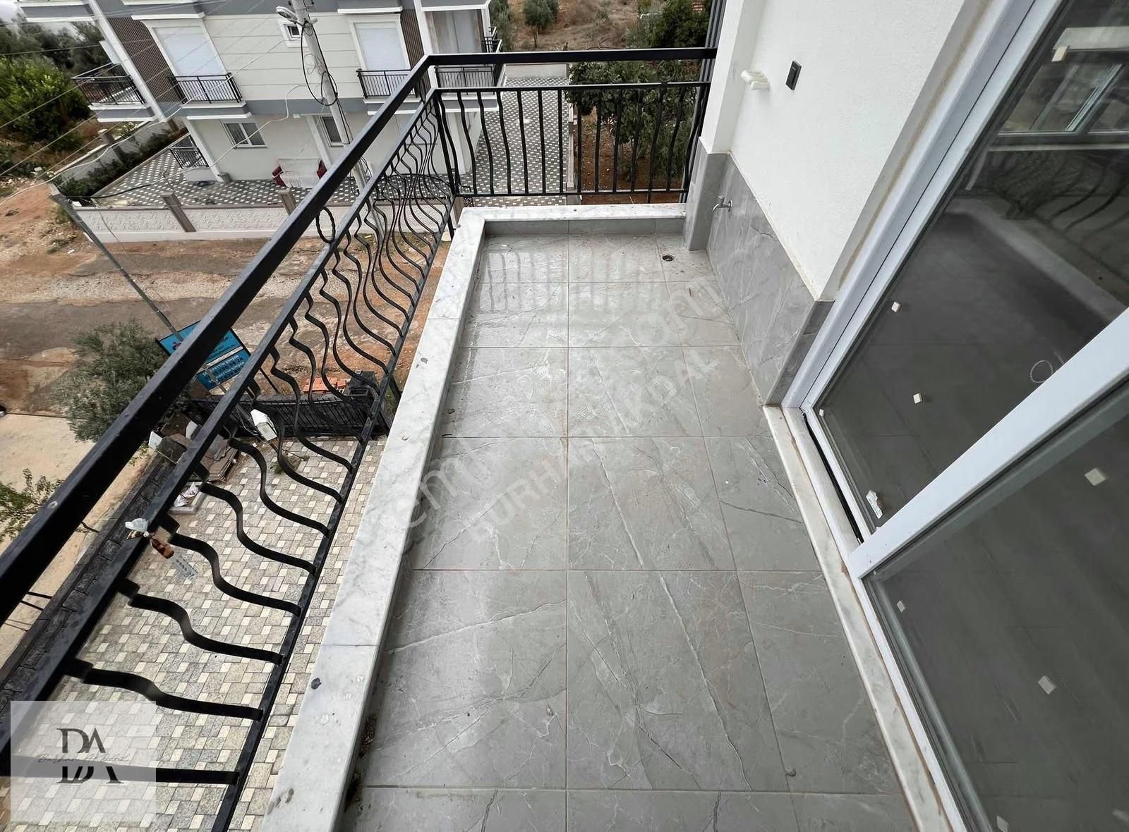 Demirel'de İskanlı Katta Geniş 3+1 Balkonlu Asansörlü Dolu Daire - Görsel 12