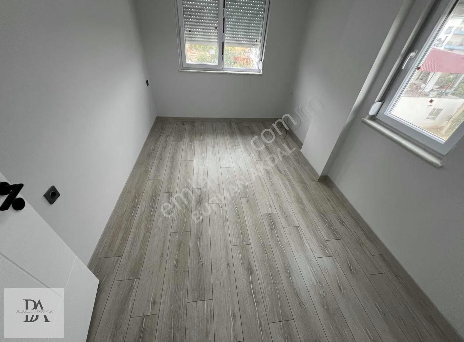 Demirel'de İskanlı Katta Geniş 3+1 Balkonlu Asansörlü Dolu Daire - Görsel 13