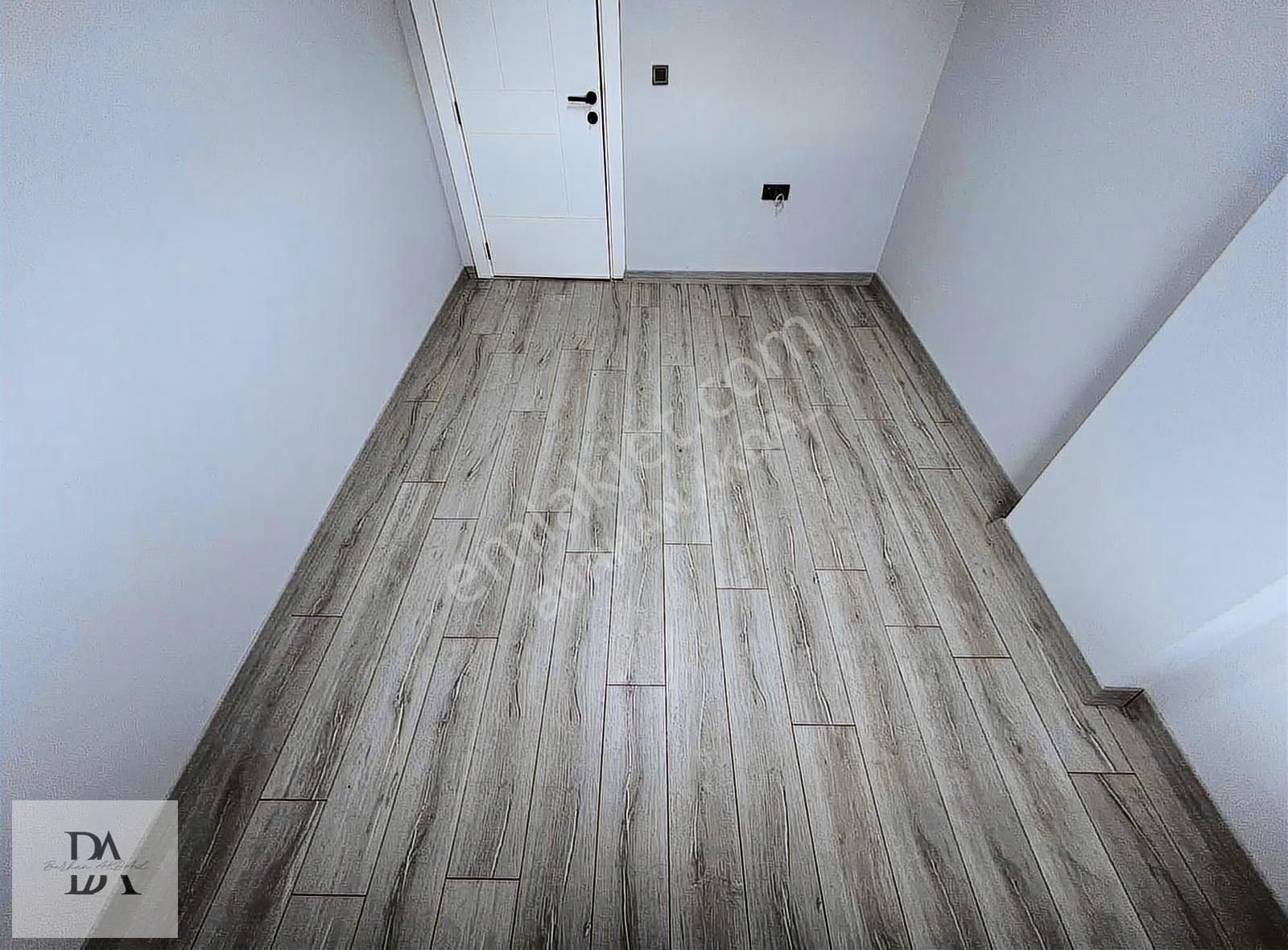 Demirel'de İskanlı Katta Geniş 3+1 Balkonlu Asansörlü Dolu Daire - Görsel 21