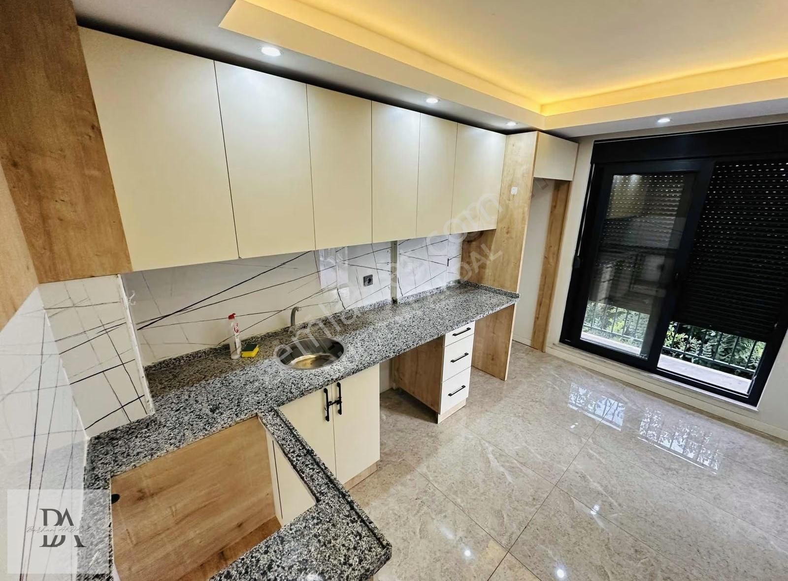 Demirel'de Merkezi Konum Her Şeyi Ayrı Ekstralı Dolu 2+1 Daire - Görsel 4