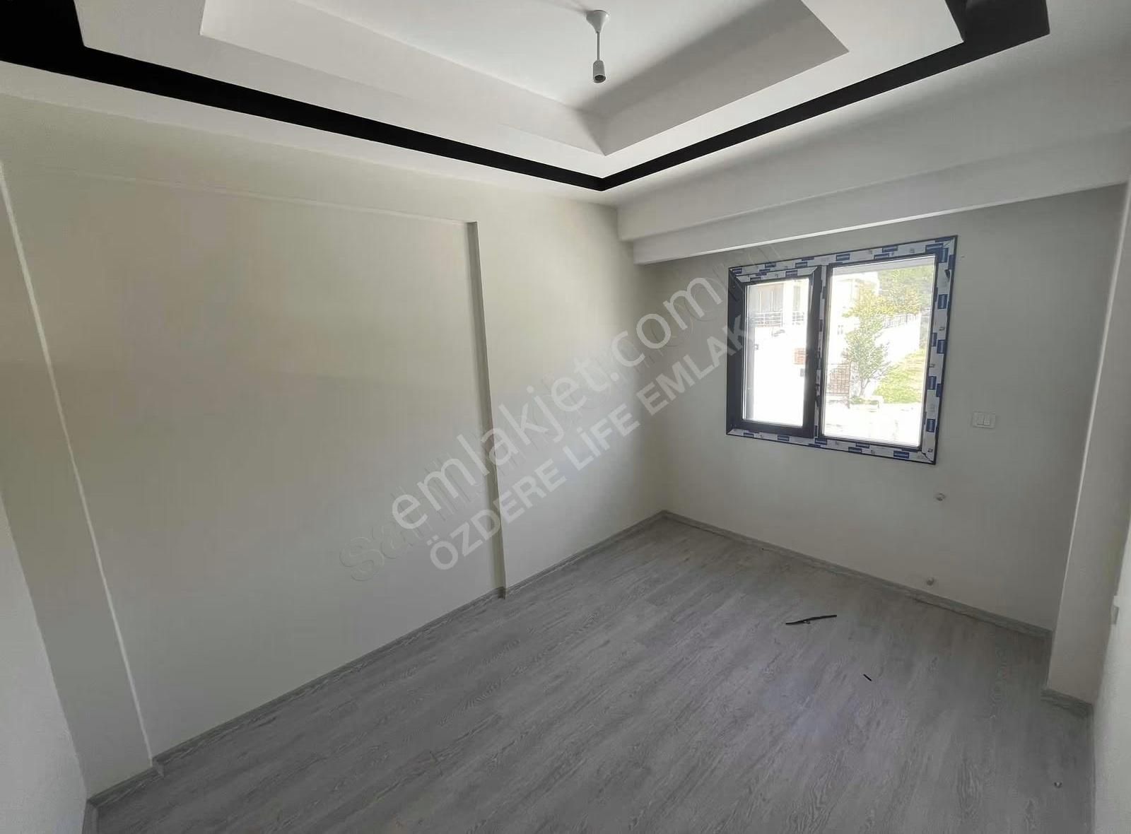 Özderede Zeminde Odalı Sıfır Otoparklı Villa - Görsel 8