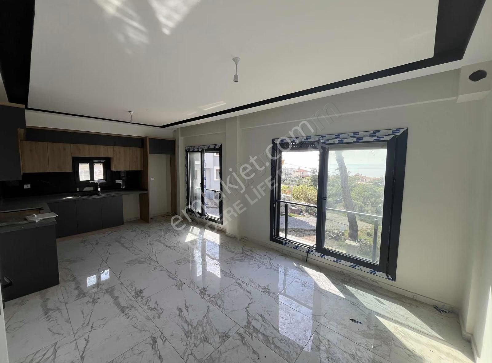 Özderede Zeminde Odalı Sıfır Otoparklı Villa - Görsel 32