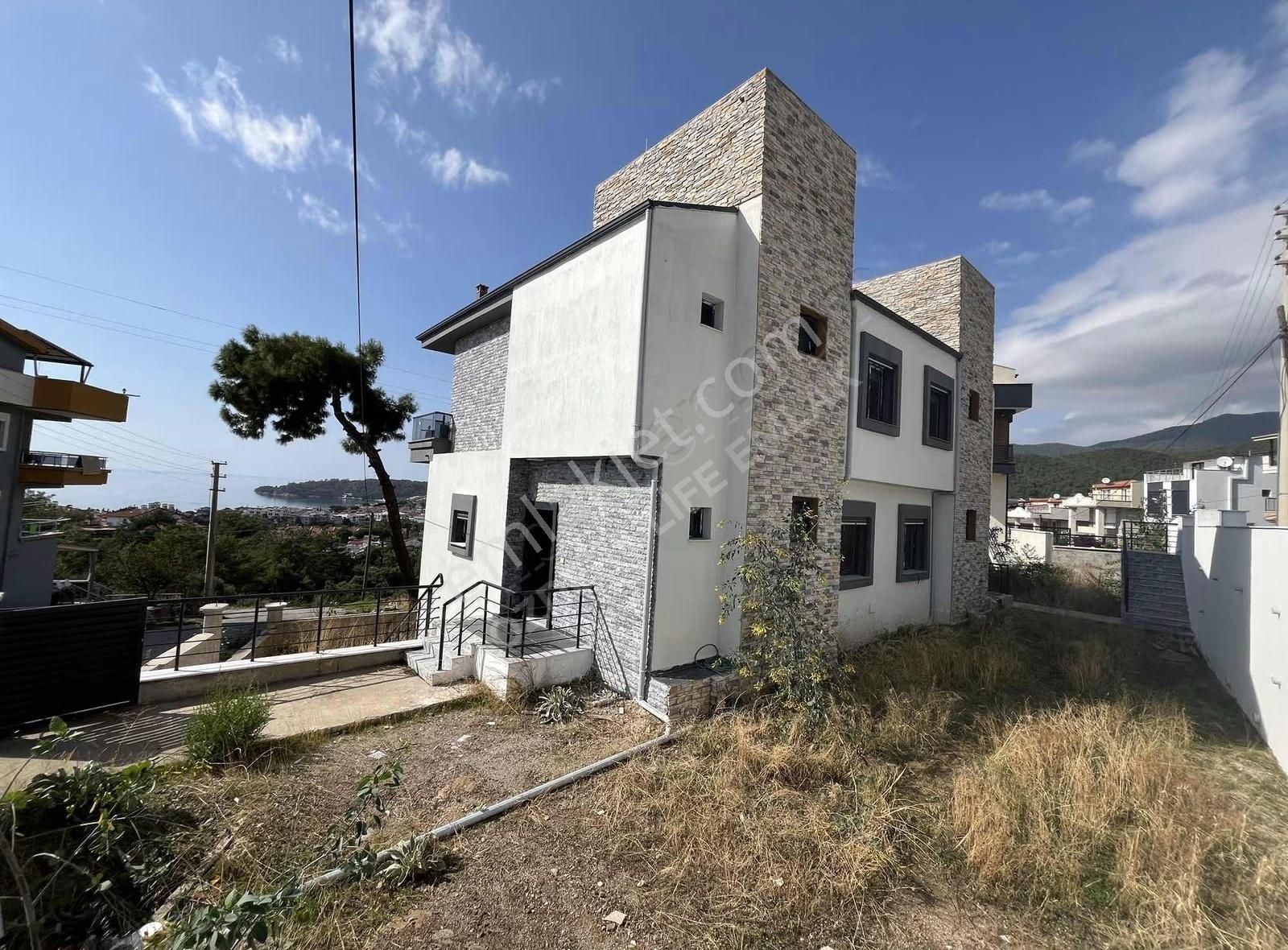 Özderede Zeminde Odalı Sıfır Otoparklı Villa - Görsel 27