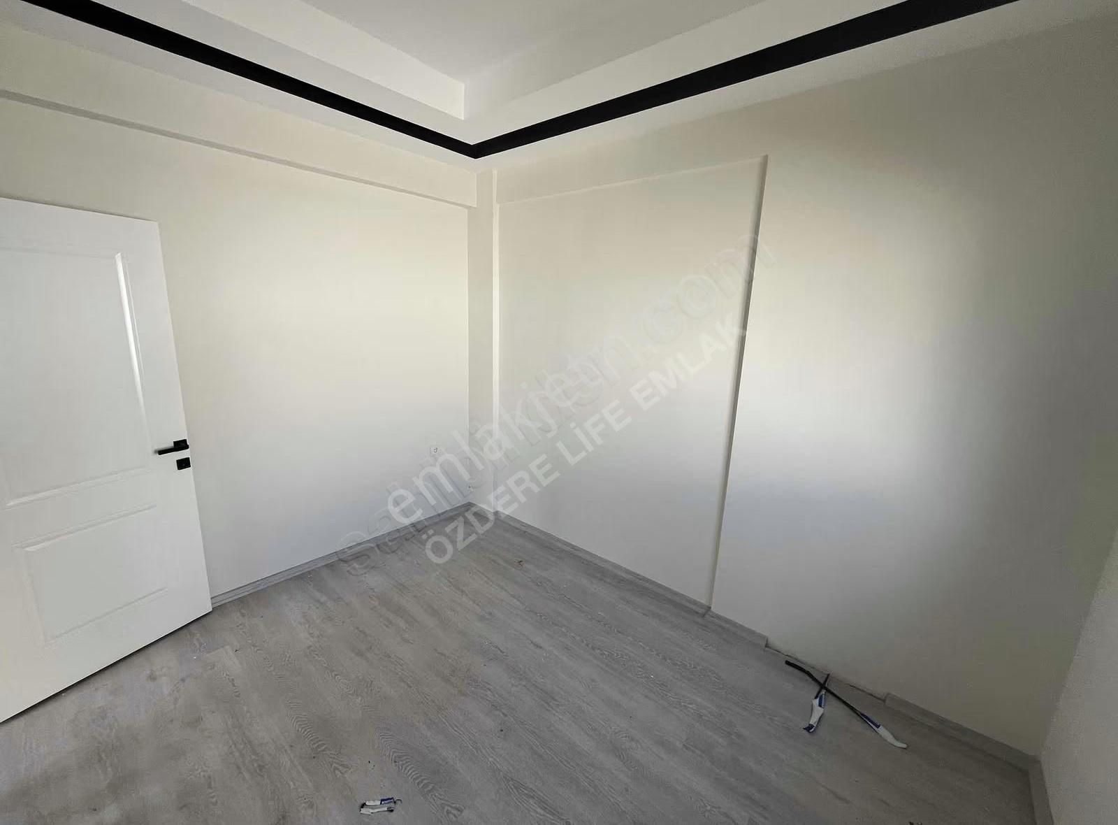 Özderede Zeminde Odalı Sıfır Otoparklı Villa - Görsel 20