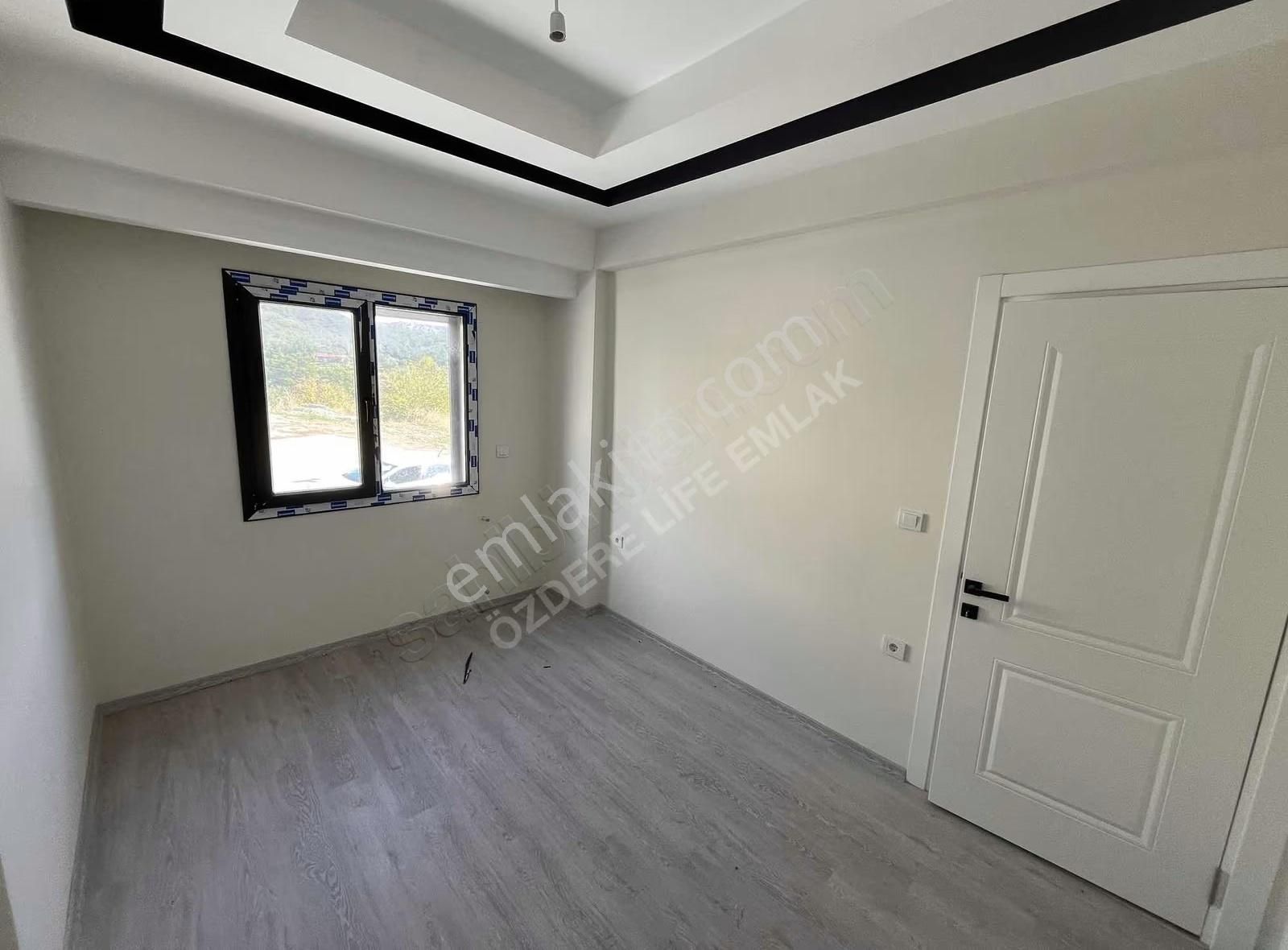 Özderede Zeminde Odalı Sıfır Otoparklı Villa - Görsel 23